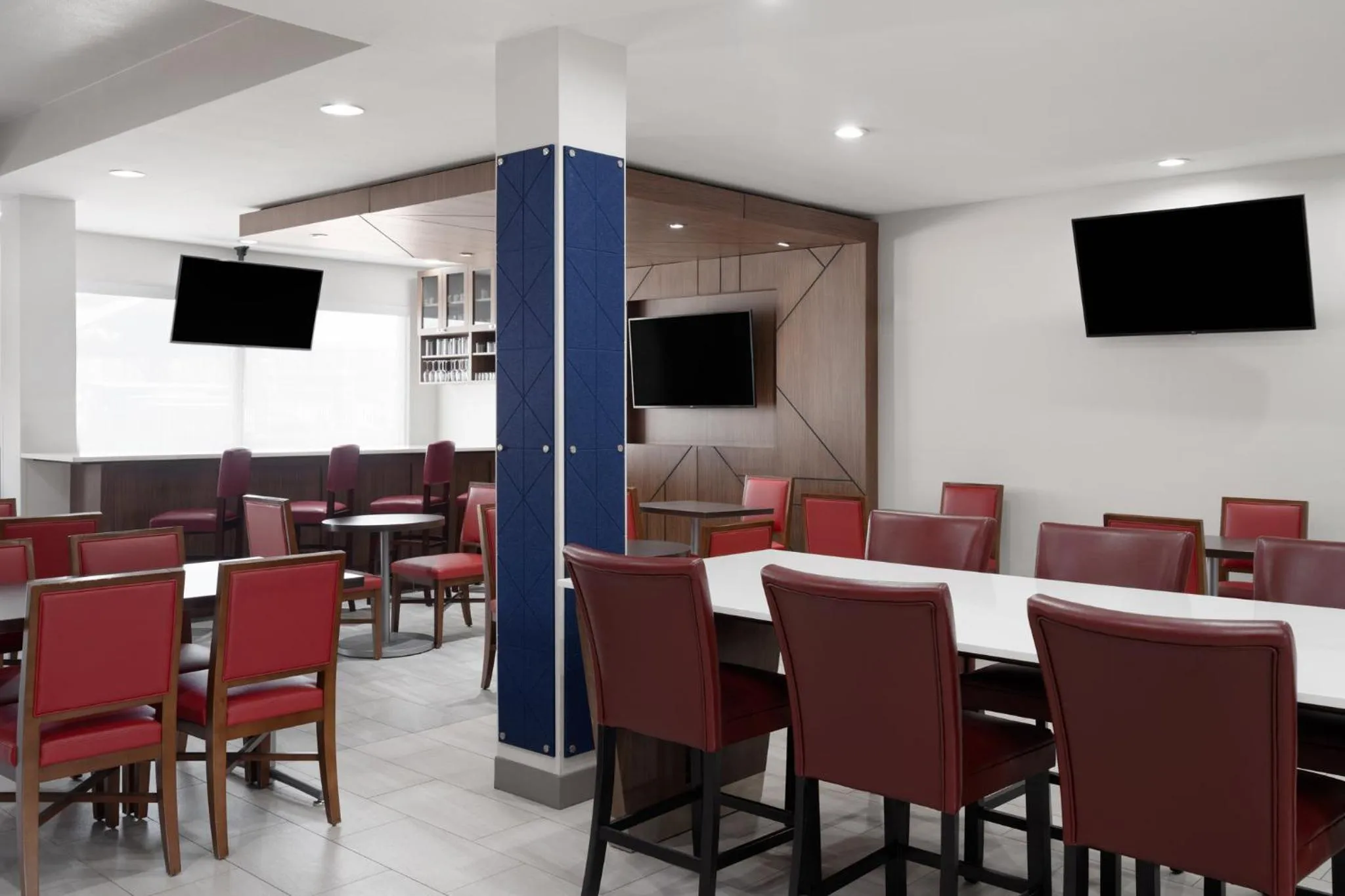 Breakfast in Holiday Inn Express and Suites Snyder by IHG