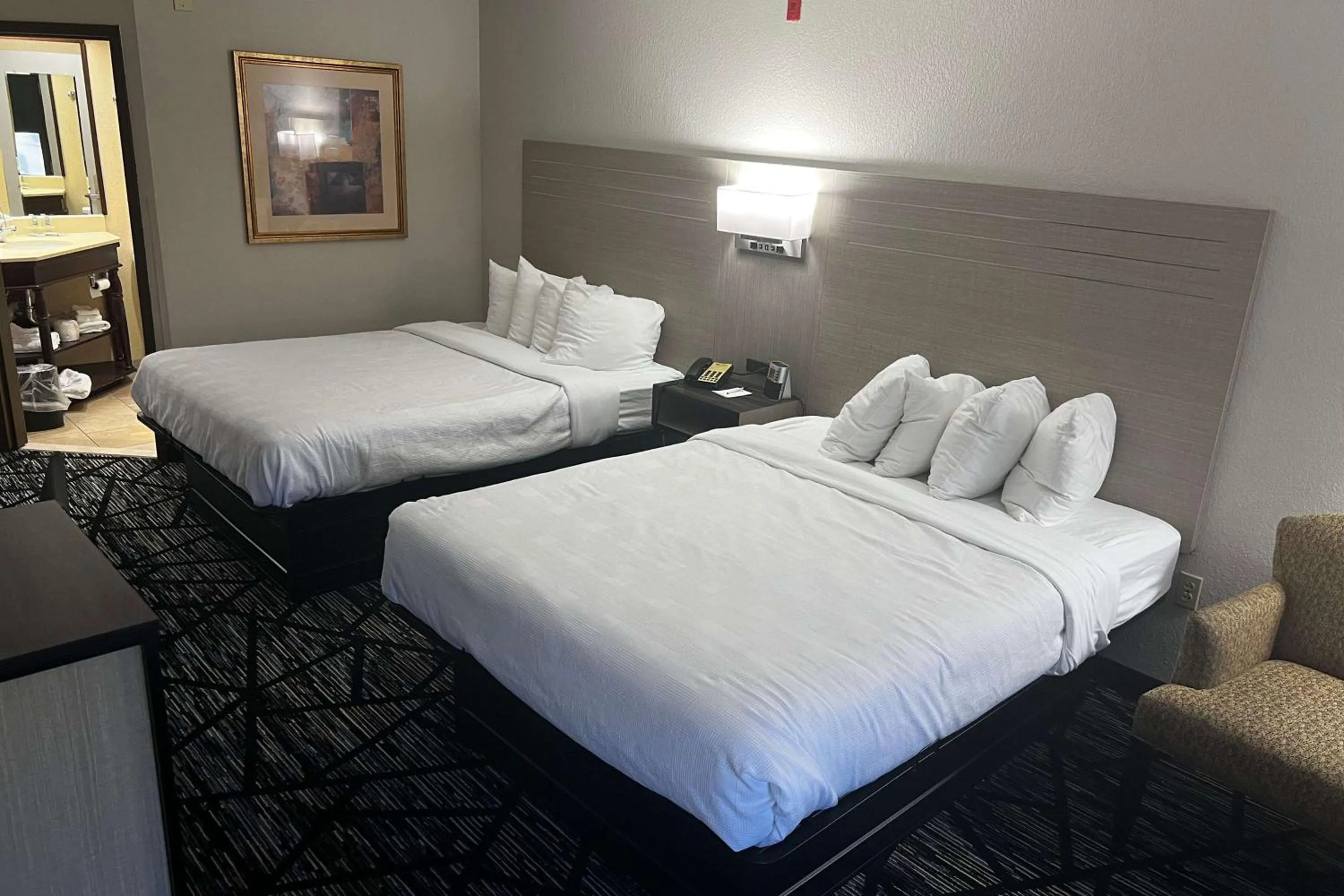 Photo of the whole room, Bed in Baymont By Wyndham Monroe Ohio