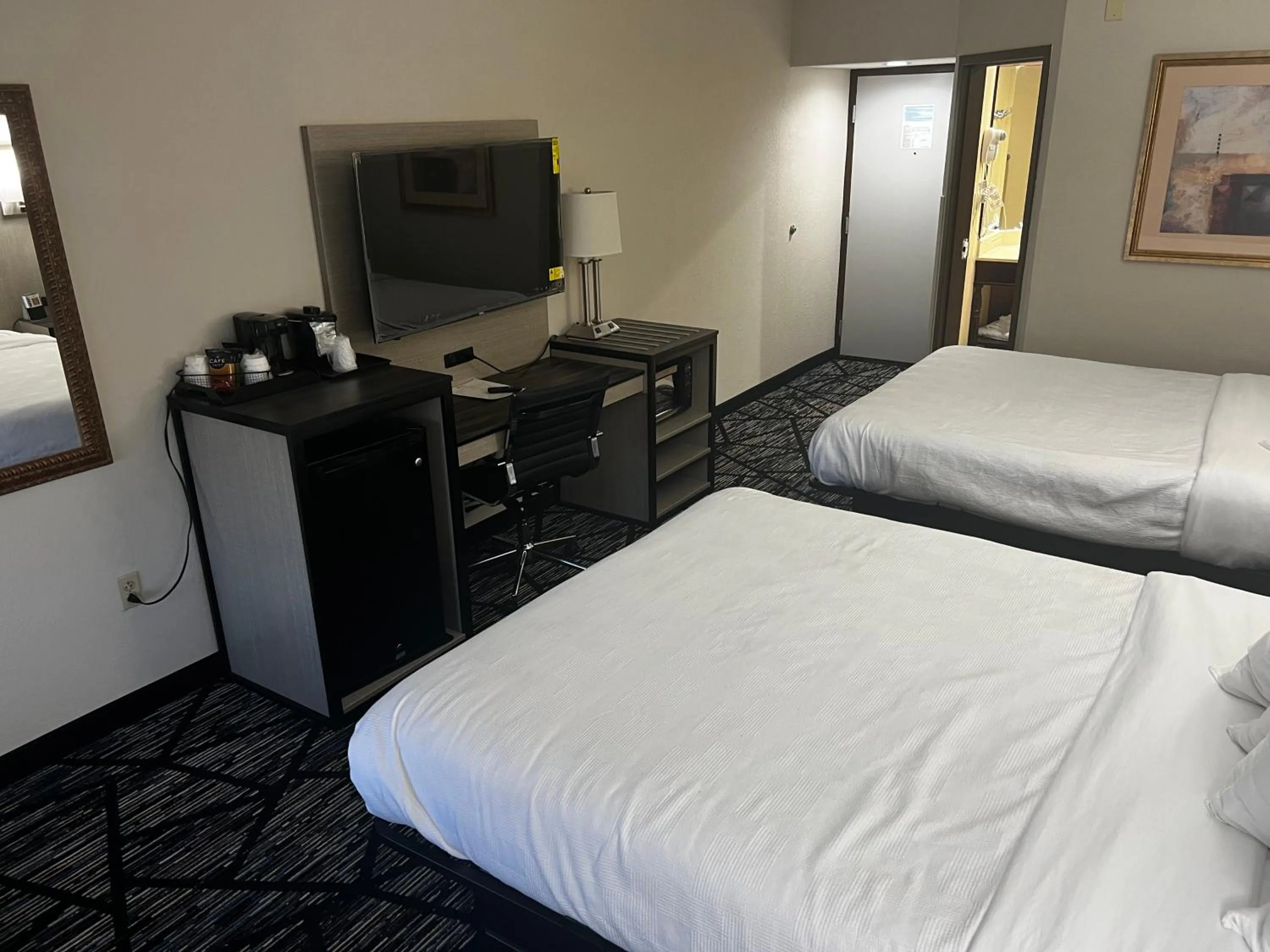TV and multimedia, Bed in Baymont By Wyndham Monroe Ohio