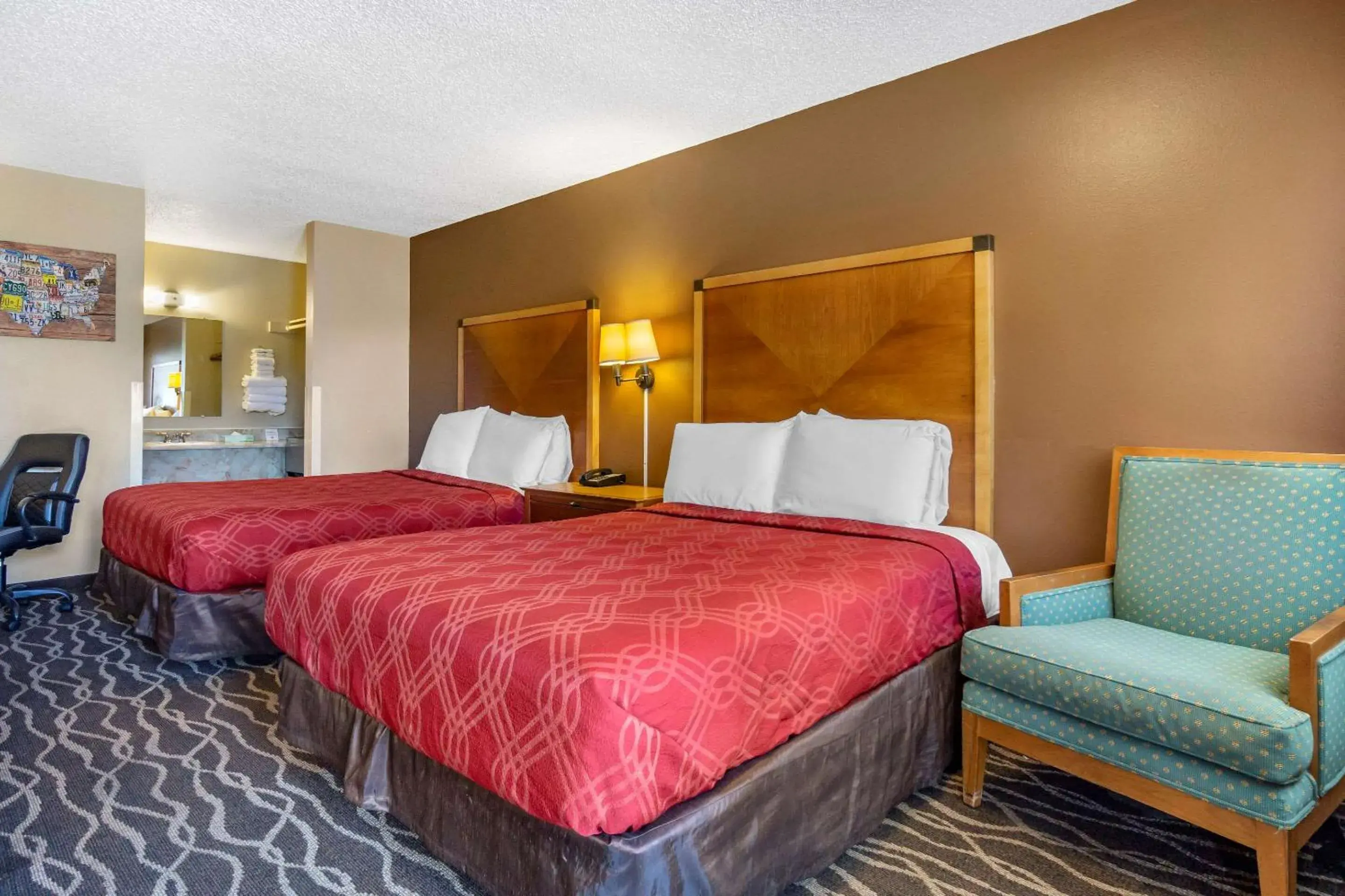 Superior Double Room with Two Double Beds - Lake View/Non-Smoking in Econo Lodge Ellensburg Near University Superior Double Room with Two Double Beds - Lake View/Non-Smoking in Econo Lodge Ellensburg Near University