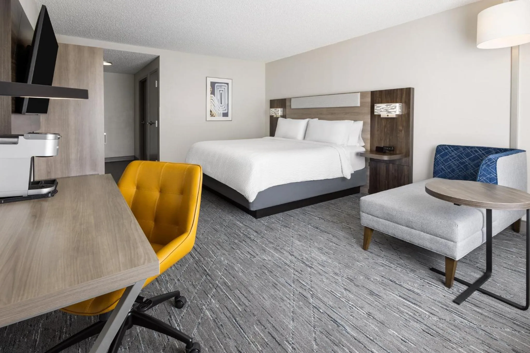 Photo of the whole room, Bed in Holiday Inn Express and Suites Newberry by IHG