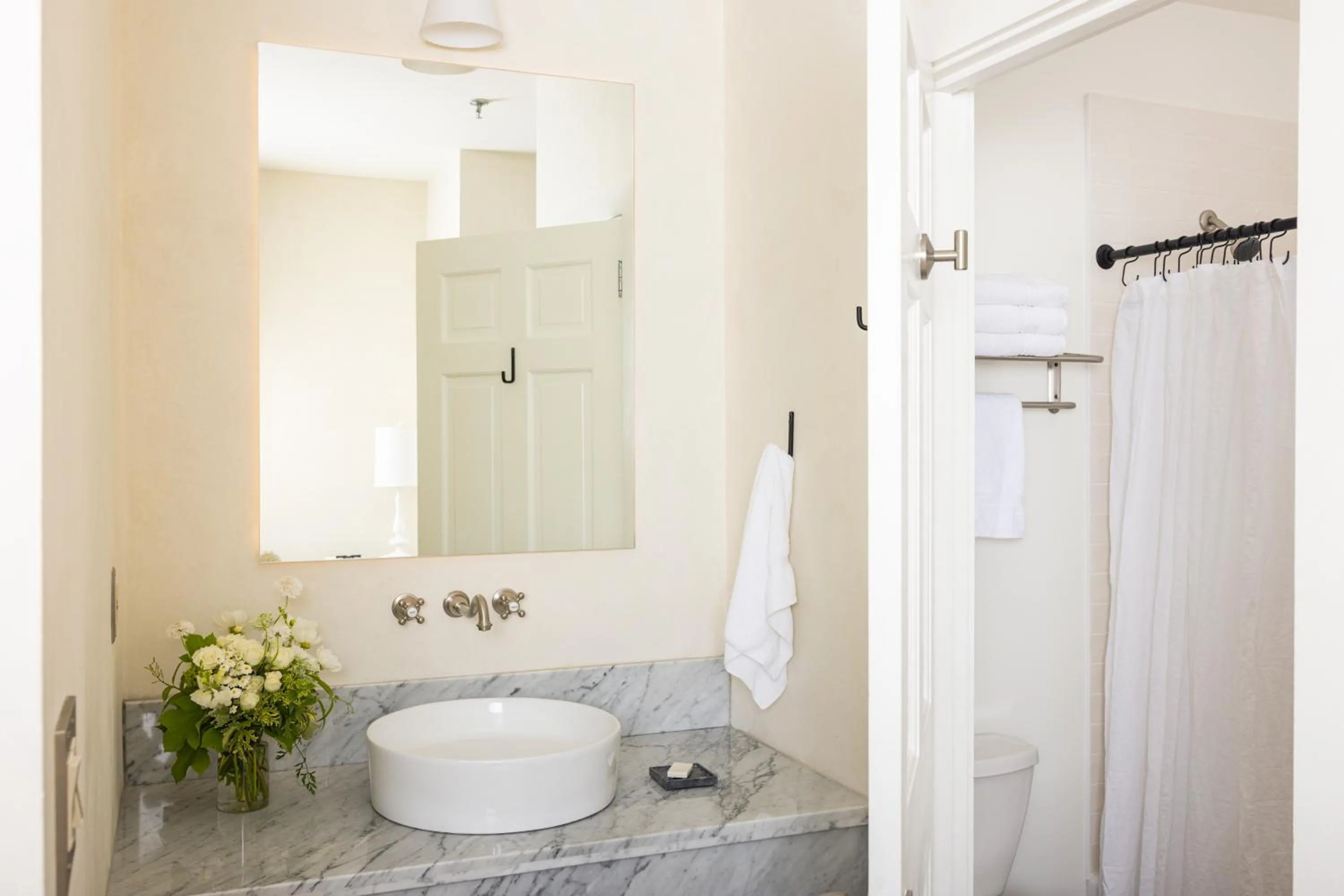 Shower in The Litchfield Inn