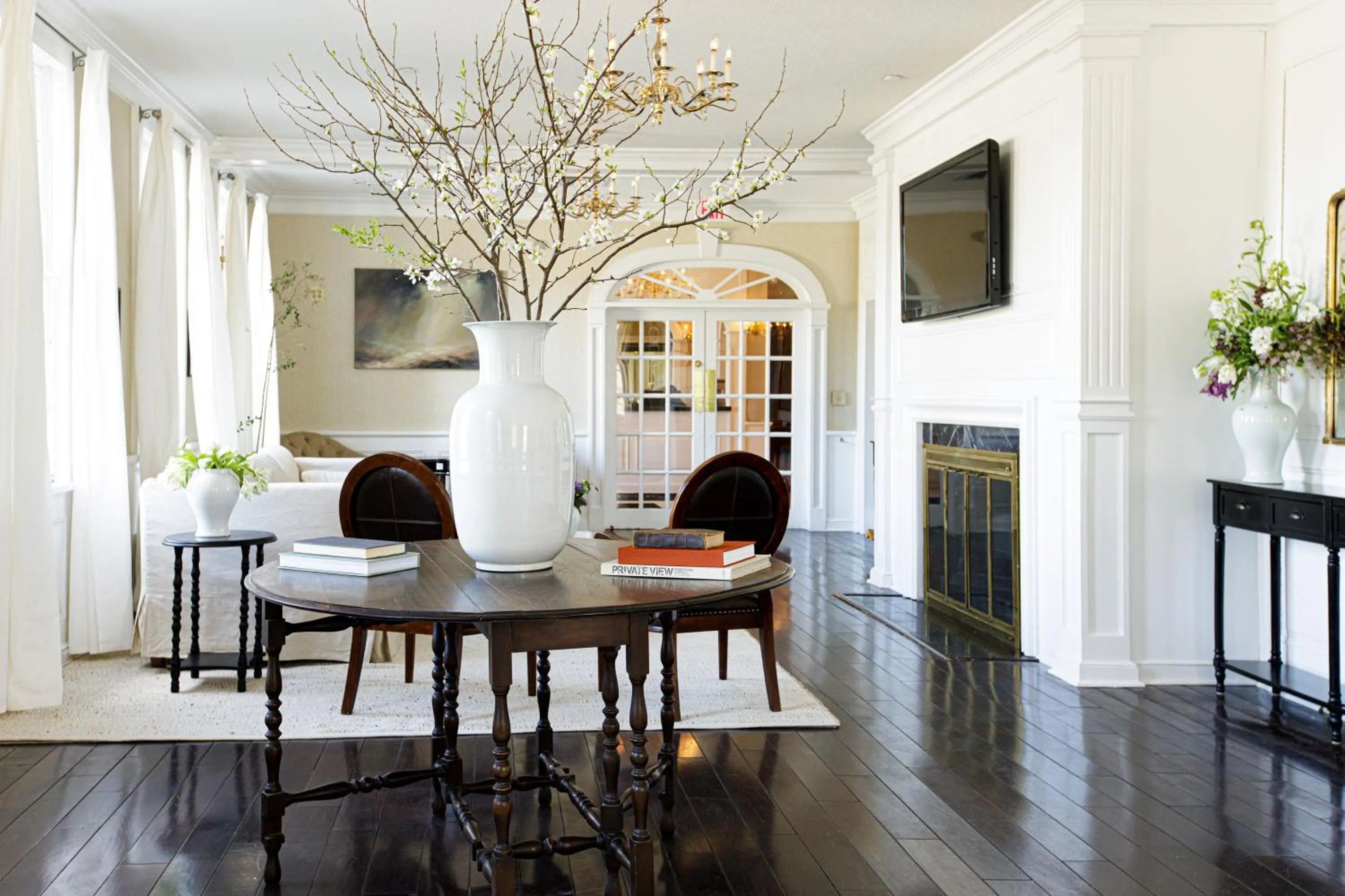 Library in The Litchfield Inn