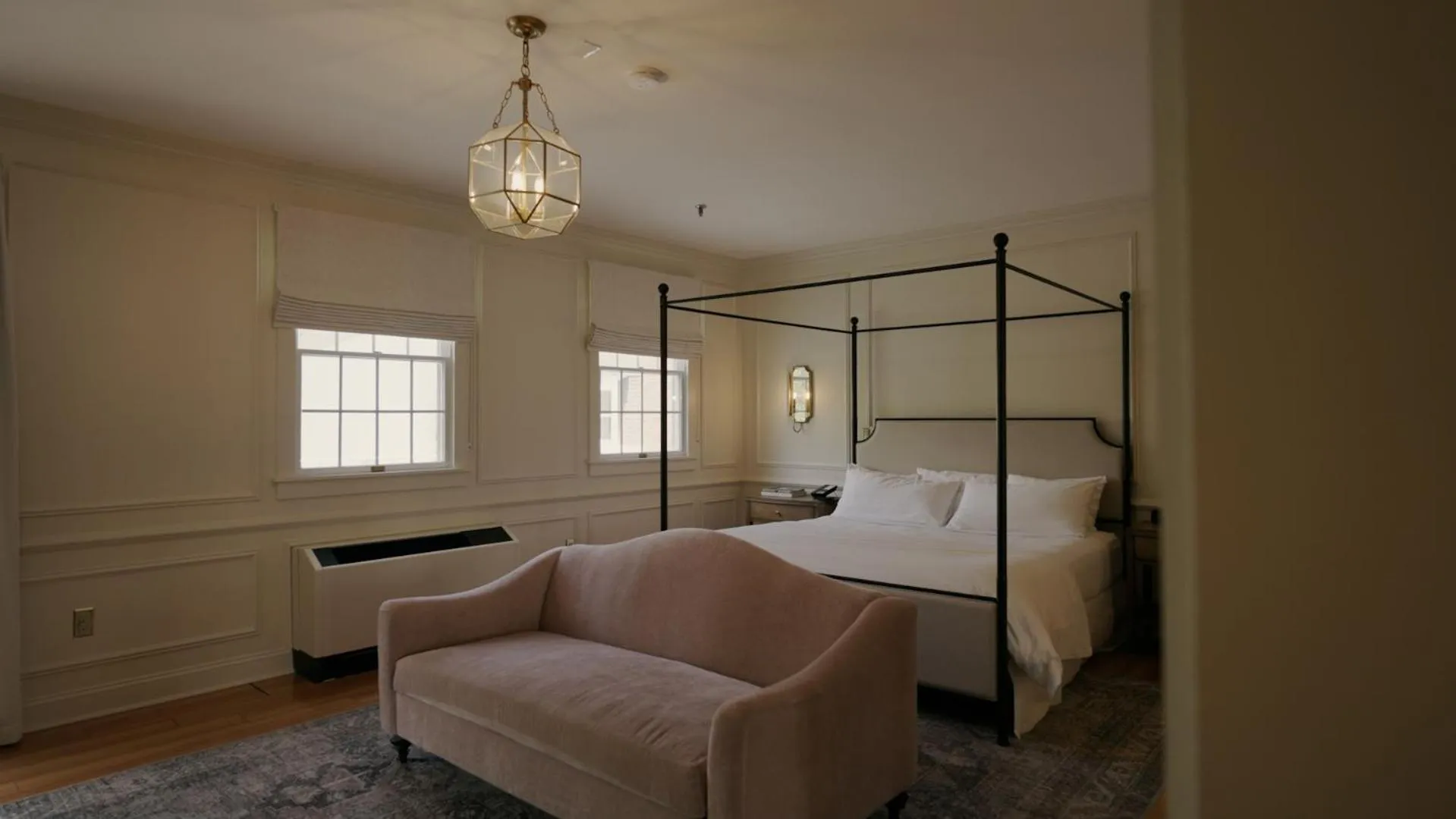 Bed in The Litchfield Inn