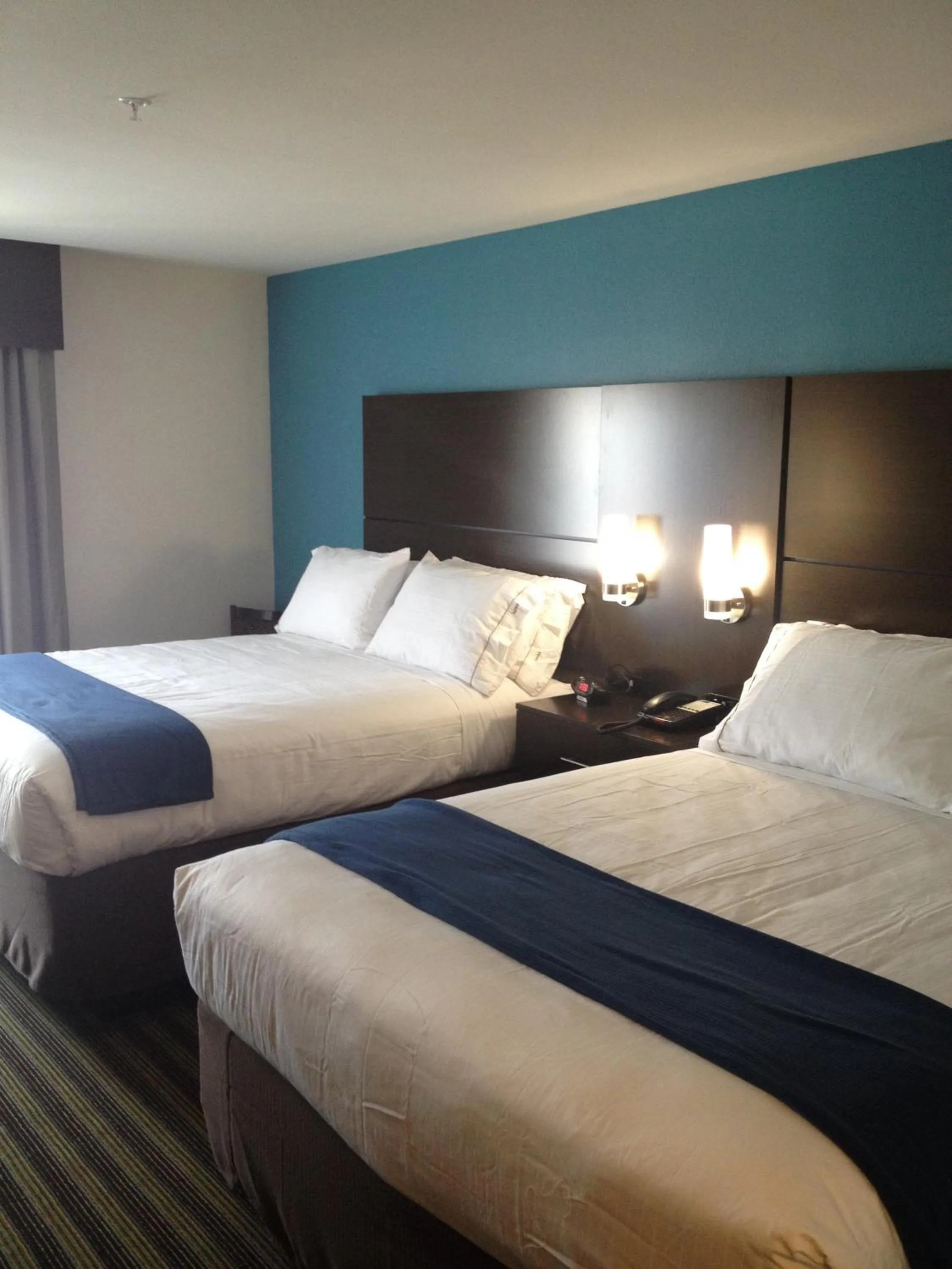 Photo of the whole room, Bed in Holiday Inn Express Montgomery East I-85 by IHG