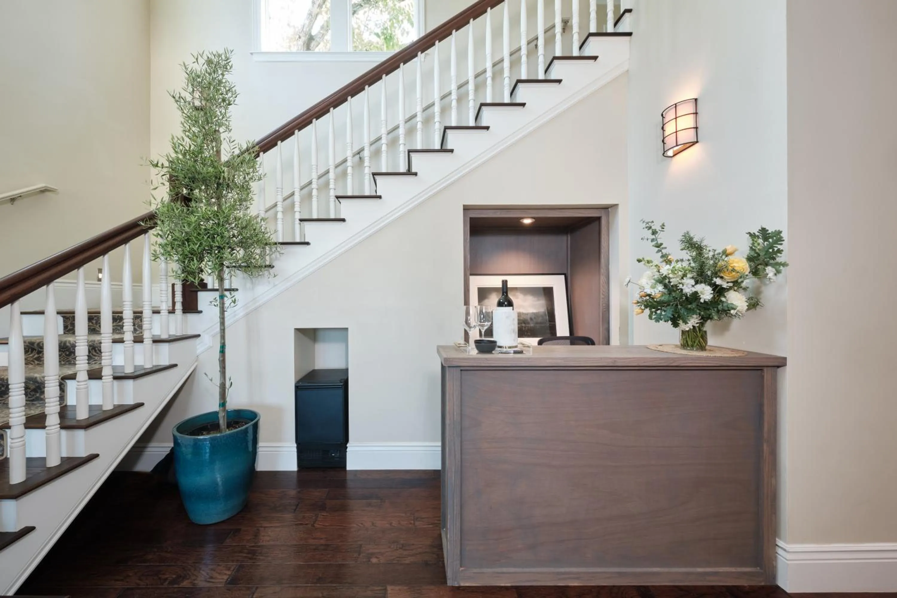 Lobby or reception in The Setting Inn Napa Valley
