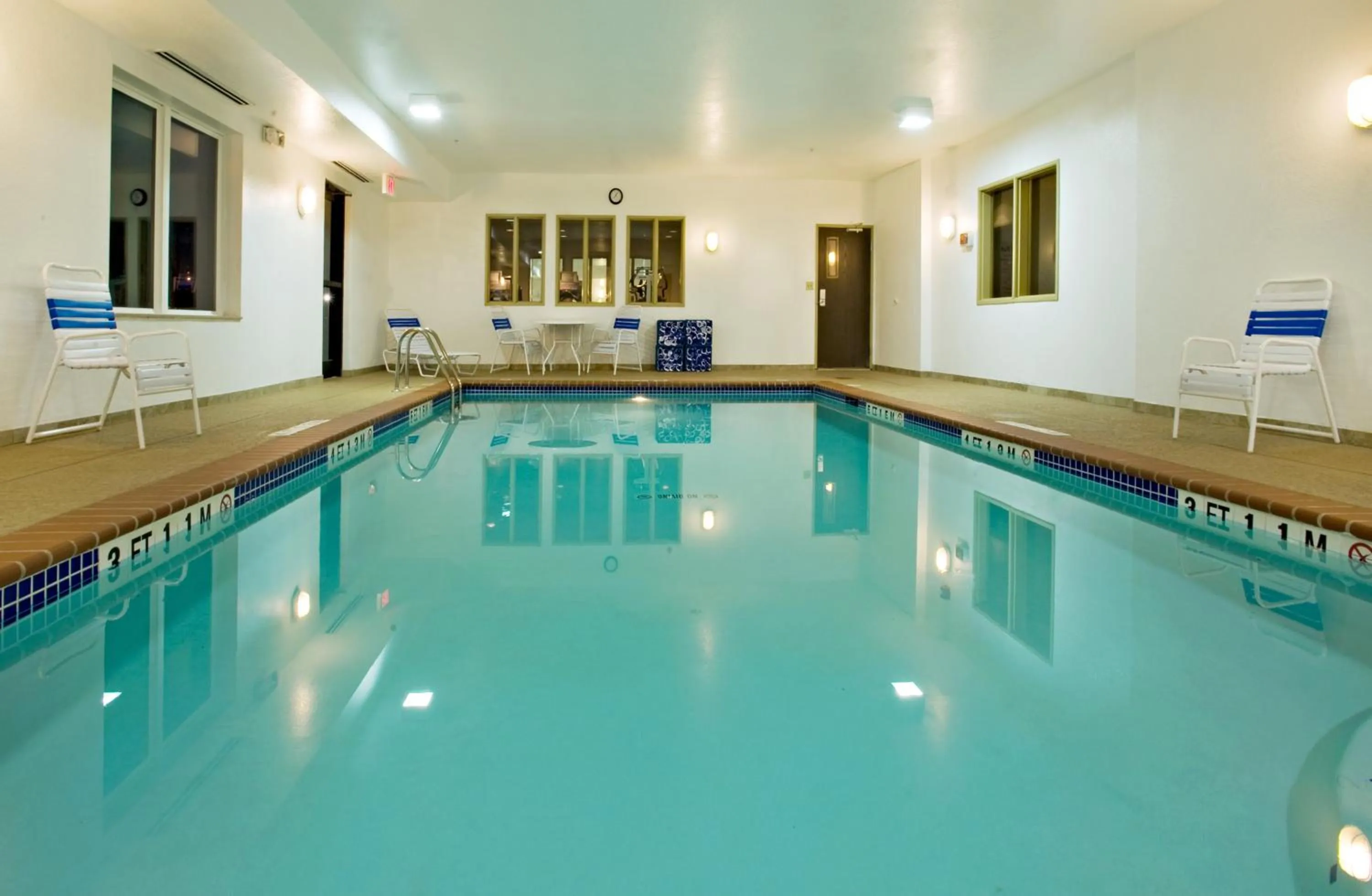 Swimming pool in Holiday Inn Express & Suites Childress by IHG