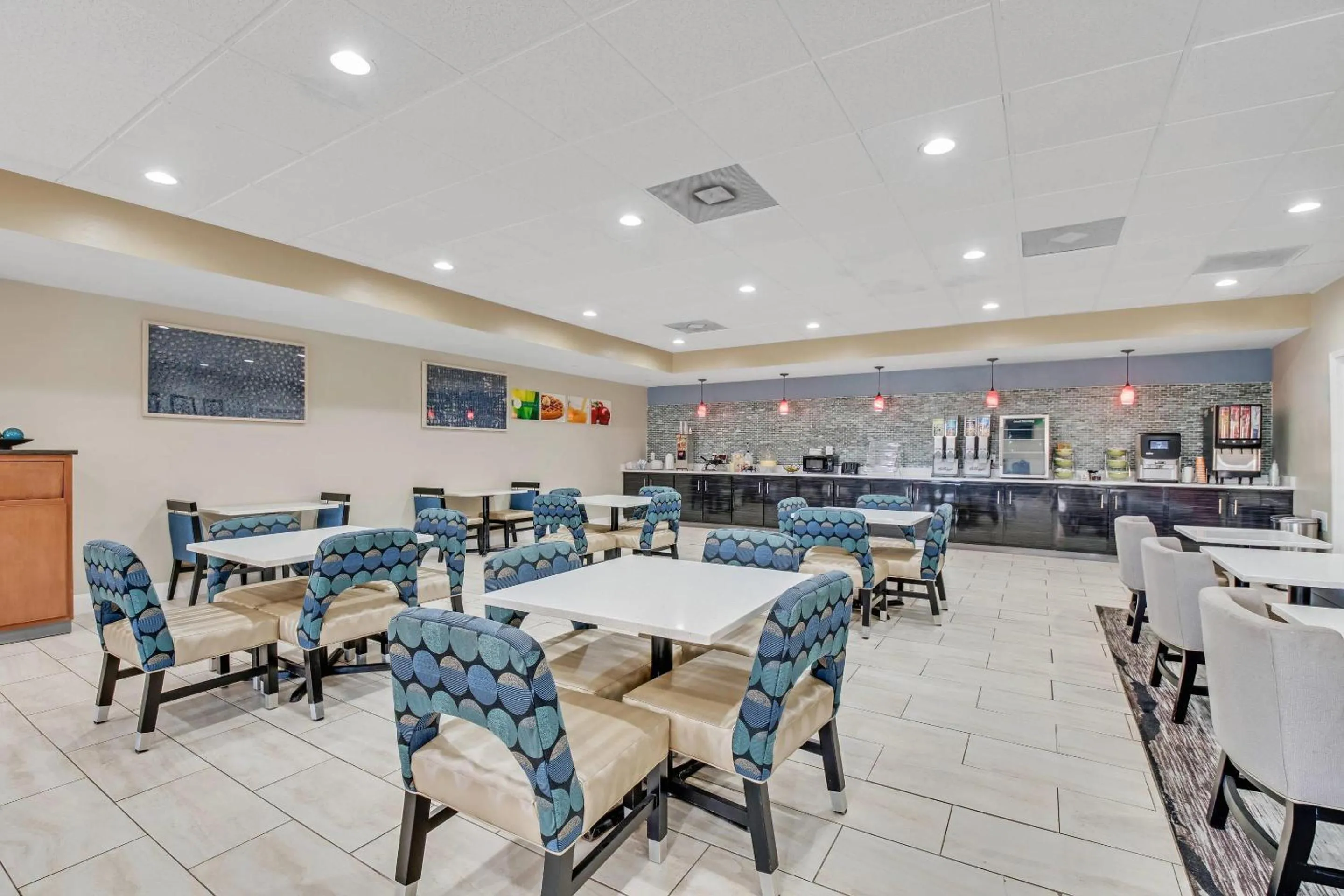 Breakfast in Quality Inn Dalton East