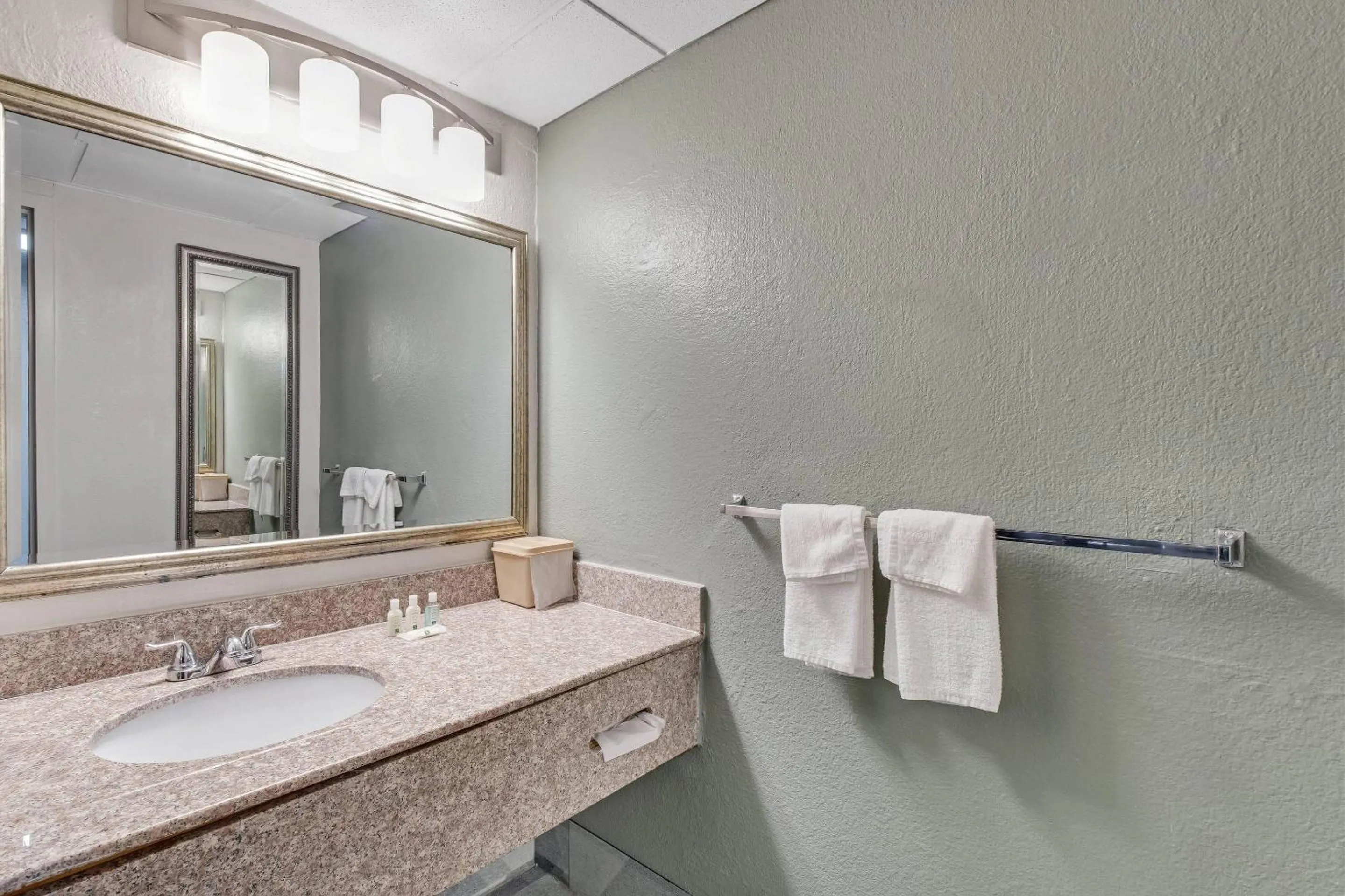 Bedroom in Quality Inn Dalton East