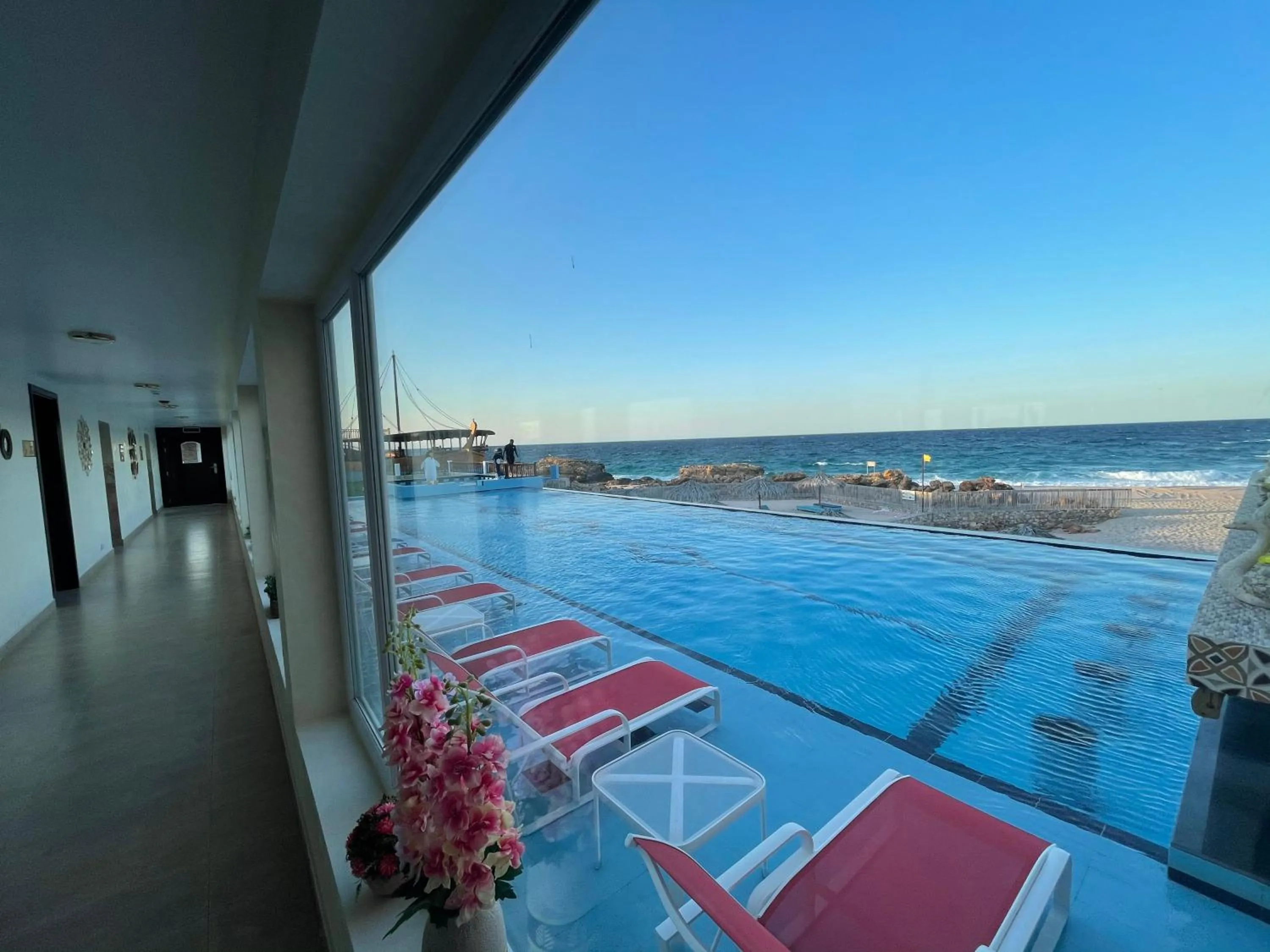 Swimming pool in Turtle Beach Resort