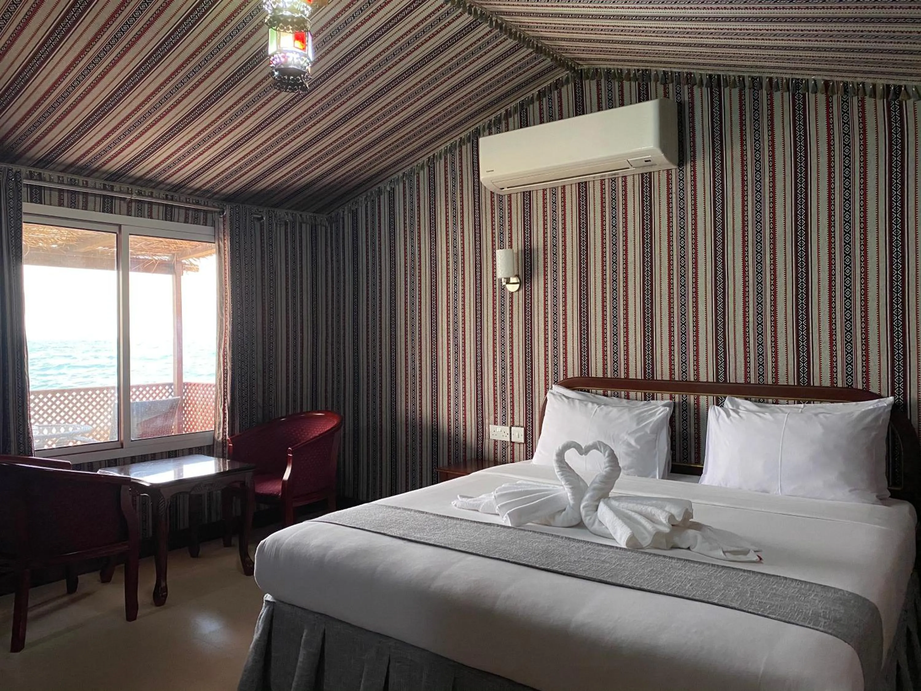 Bedroom, Bed in Turtle Beach Resort