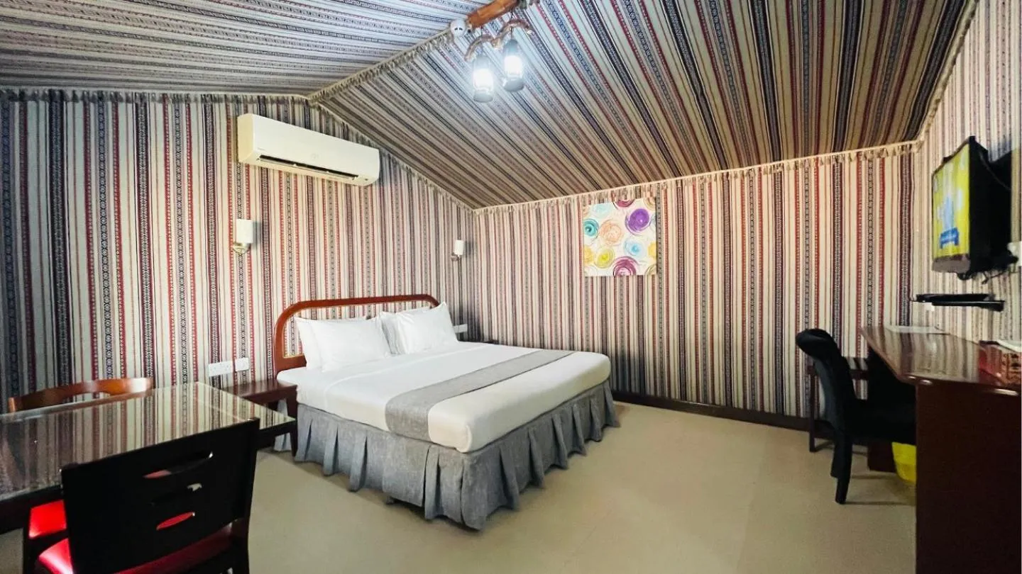 Bedroom, Bed in Turtle Beach Resort