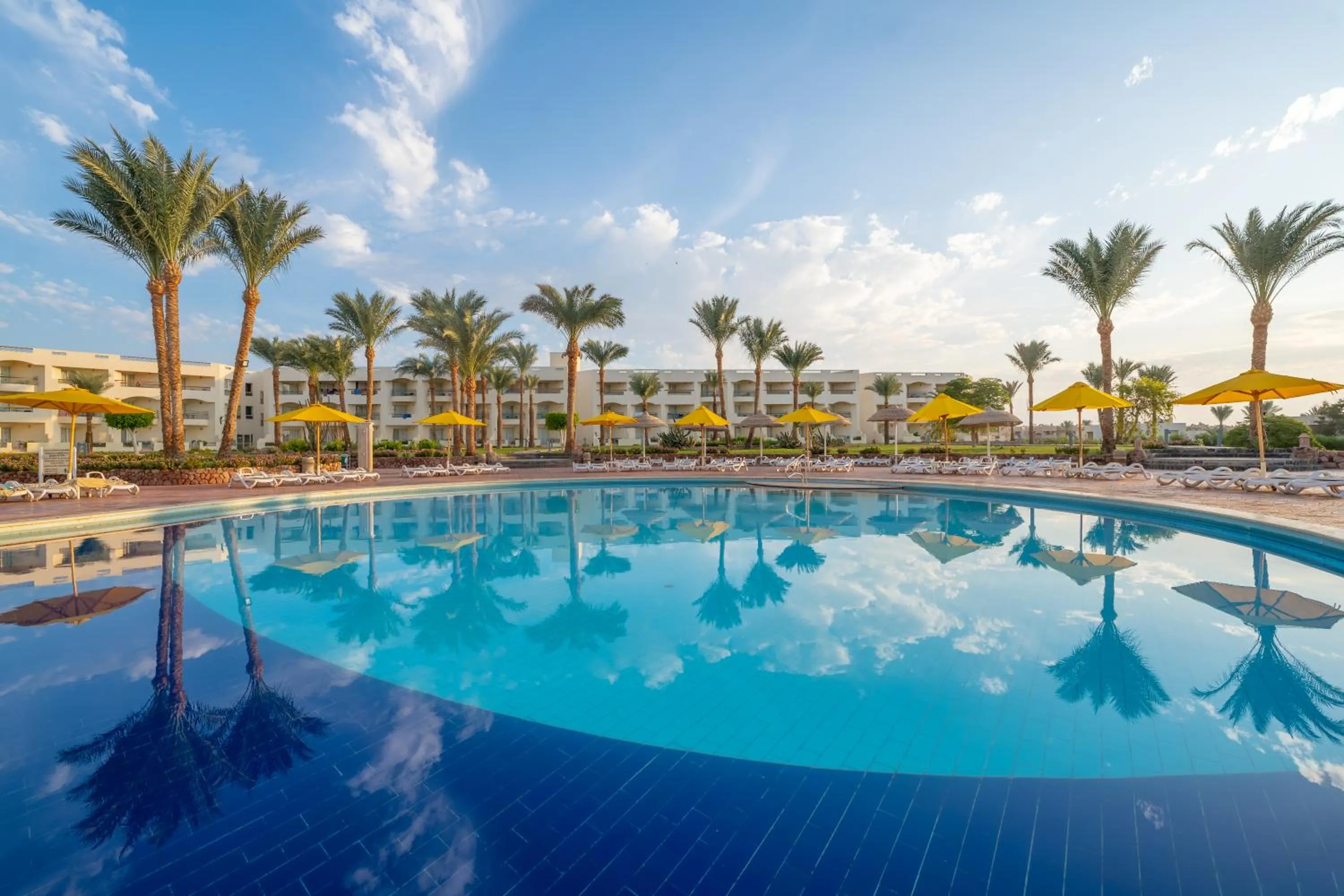 Swimming pool in Aurora Oriental Resort Sharm El Sheikh