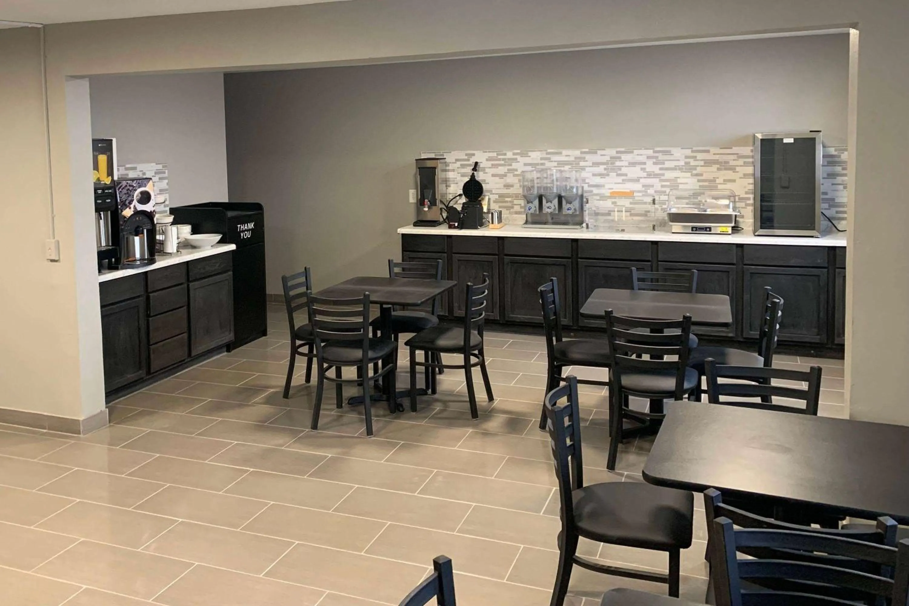 Breakfast in Super 8 by Wyndham Kirksville-University Area