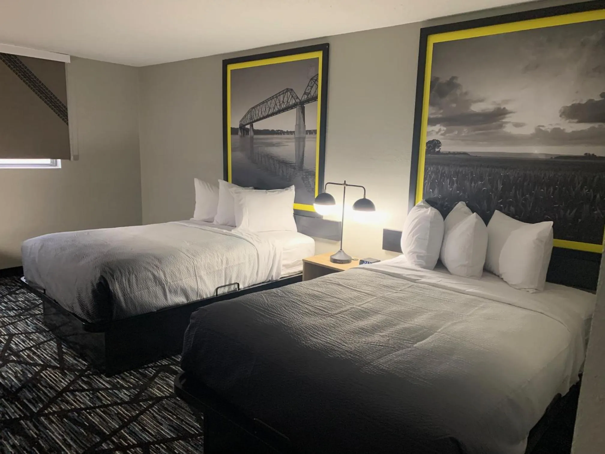 Bed in Super 8 by Wyndham Kirksville-University Area