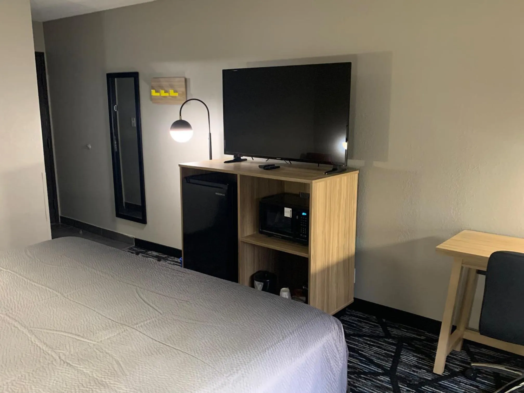 Bed in Super 8 by Wyndham Kirksville-University Area