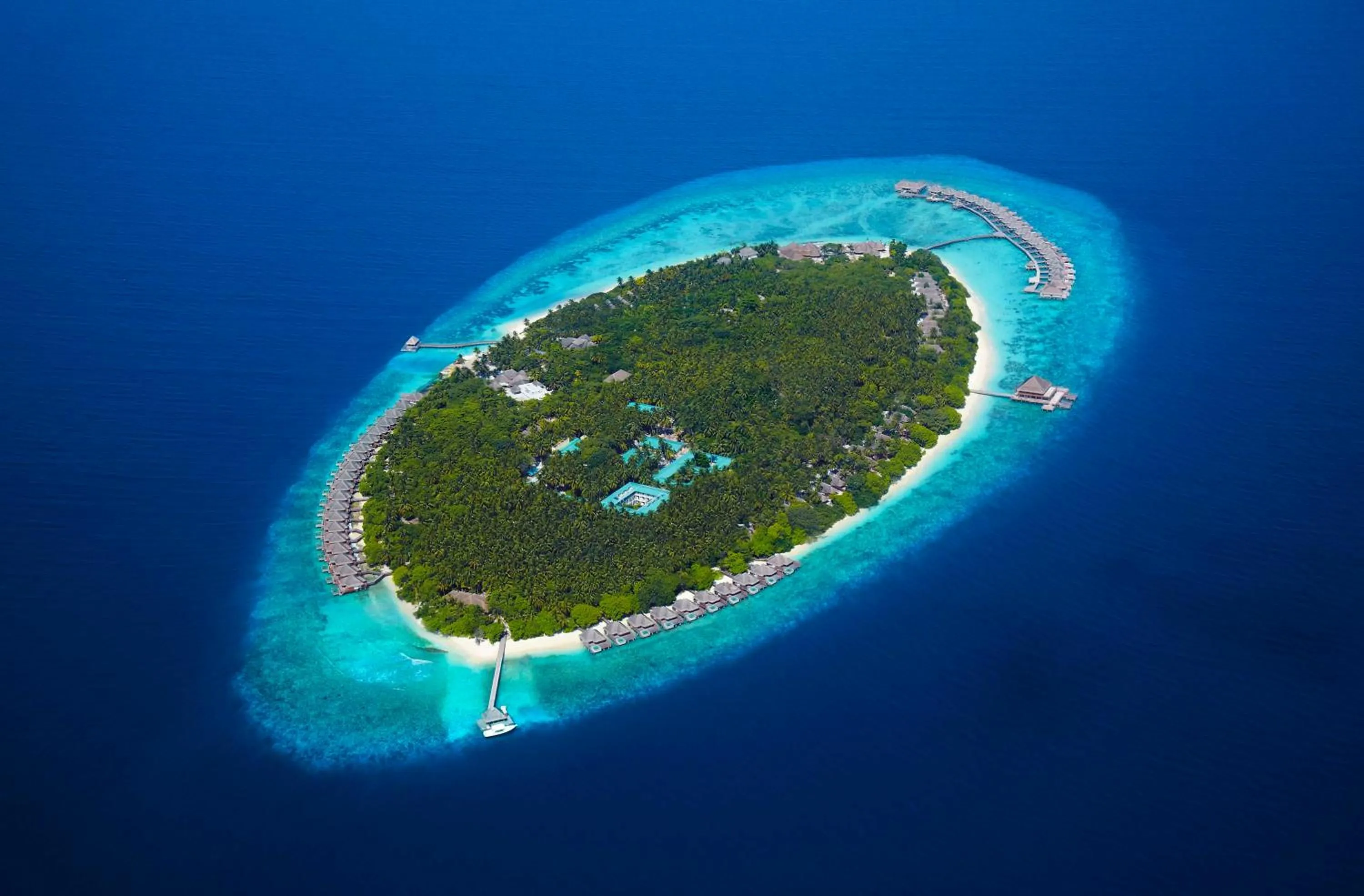 Property building in Dusit Thani Maldives - Mudhdhoo Island, Baa Atoll