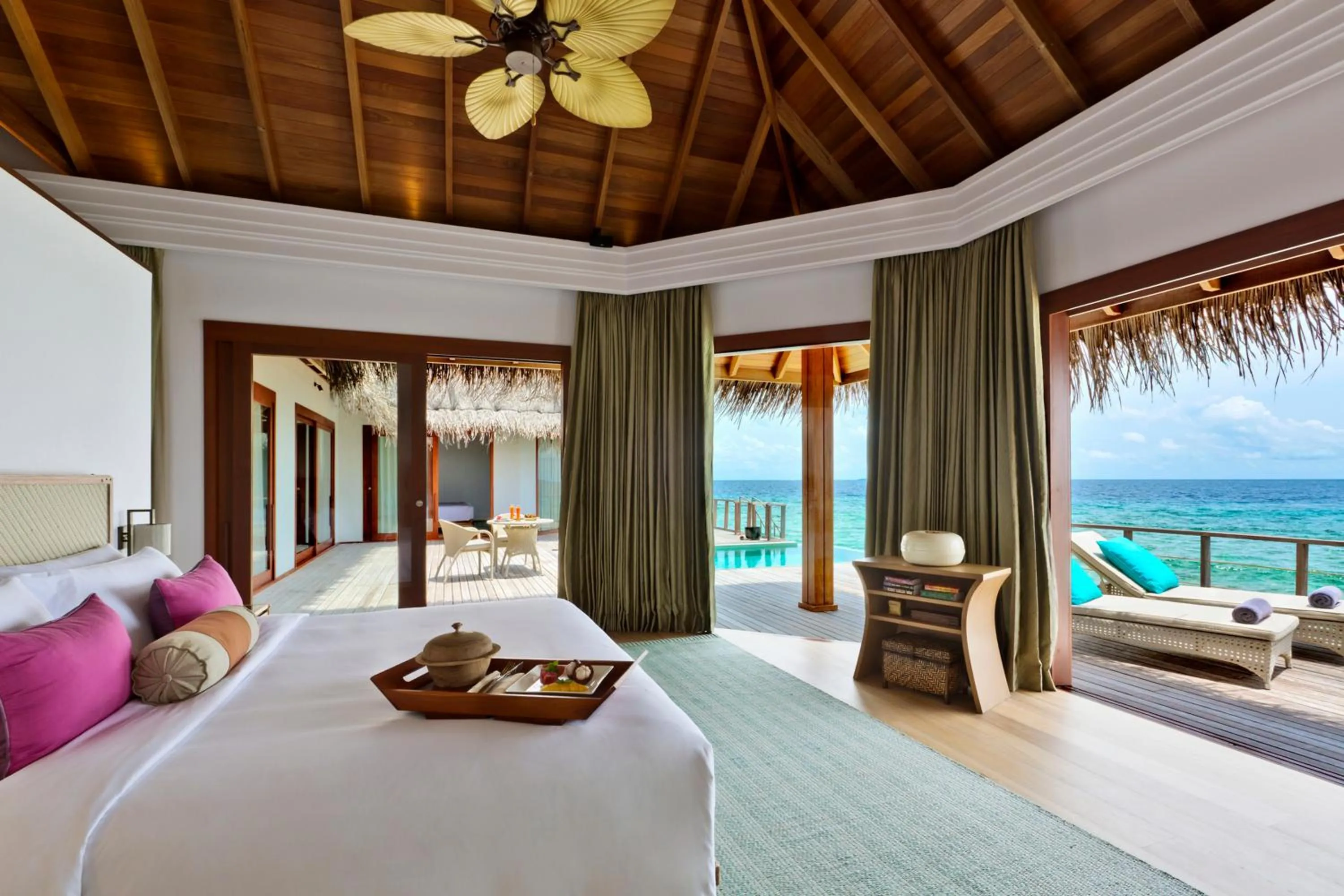 Bed in Dusit Thani Maldives - Mudhdhoo Island, Baa Atoll