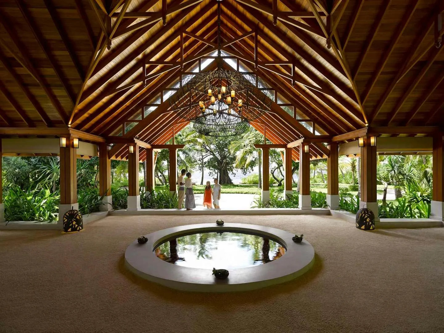 Lobby or reception in Dusit Thani Maldives - Mudhdhoo Island, Baa Atoll