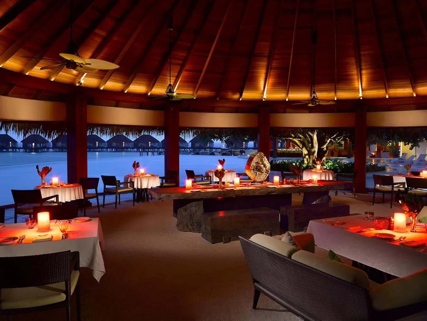 Restaurant/places to eat in Dusit Thani Maldives - Mudhdhoo Island, Baa Atoll