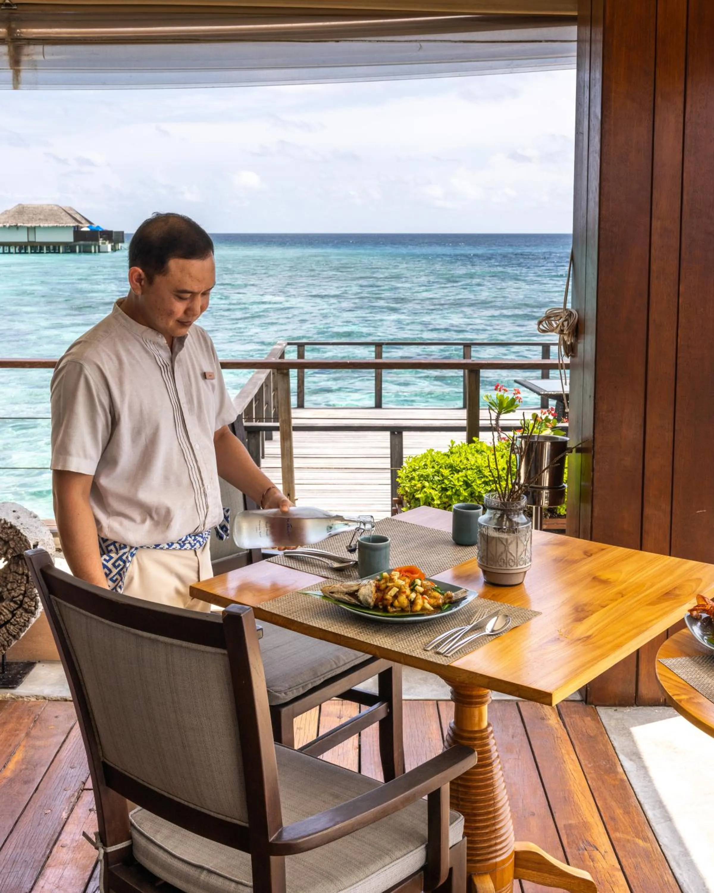 Restaurant/places to eat in Dusit Thani Maldives - Mudhdhoo Island, Baa Atoll