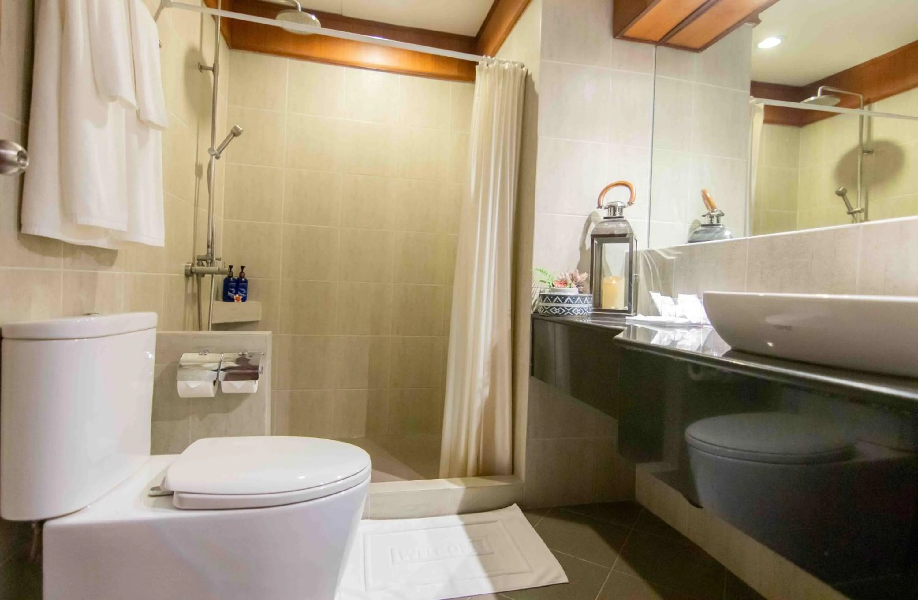 Bathroom in Tohsang Heritage Ubon Hotel