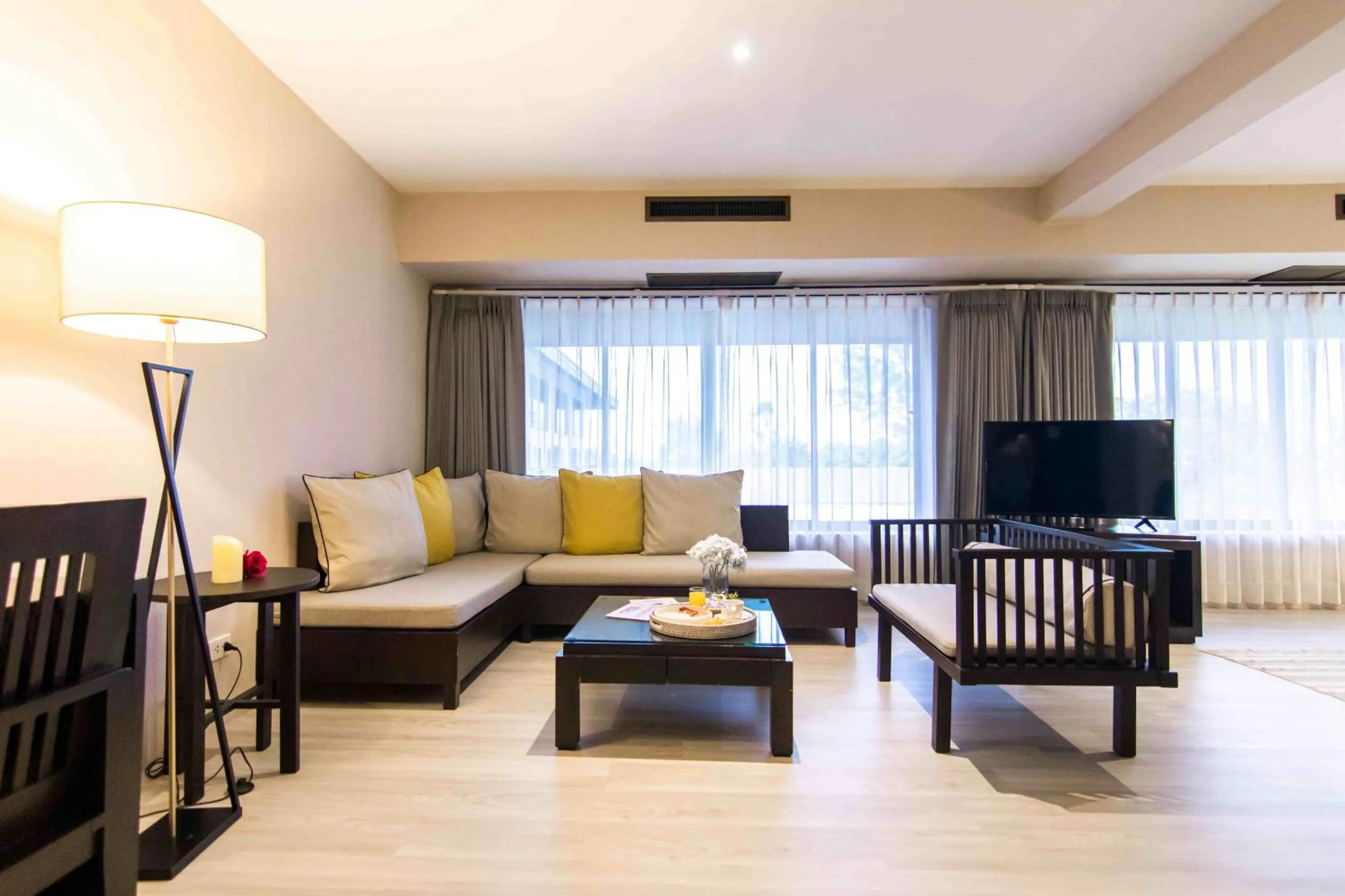 Living room in Tohsang Heritage Ubon Hotel