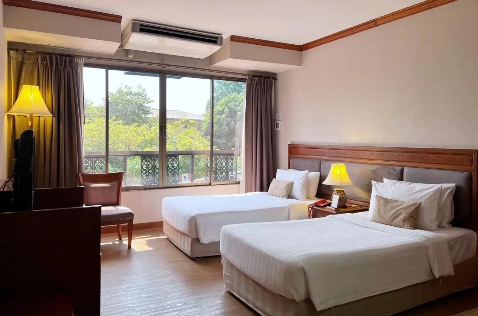 Superior Twin Room in Tohsang Heritage Ubon Ratchathani Hotel Superior Twin Room in Tohsang Heritage Ubon Ratchathani Hotel