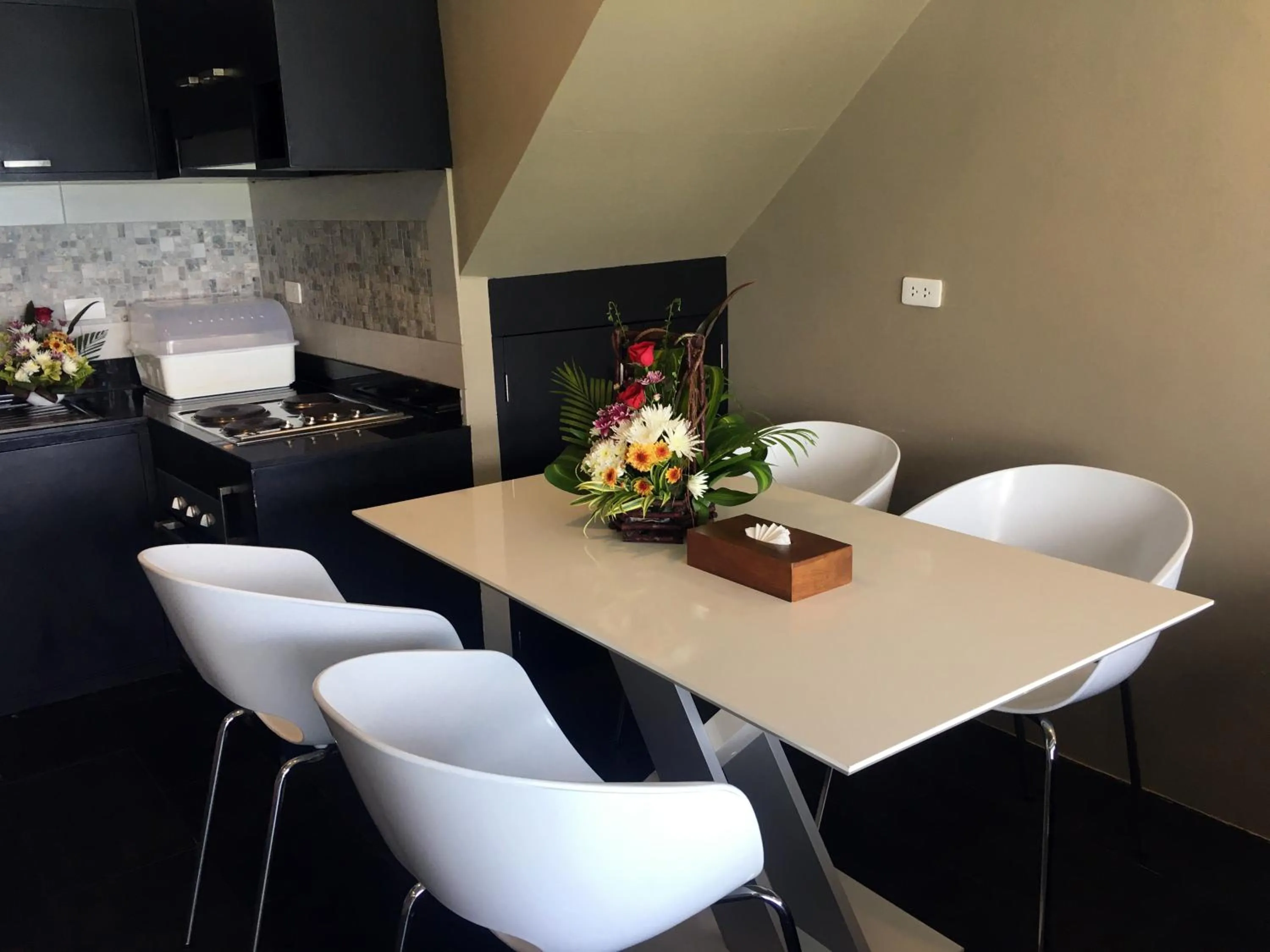 Dining area in The Front Hotel and Apartments