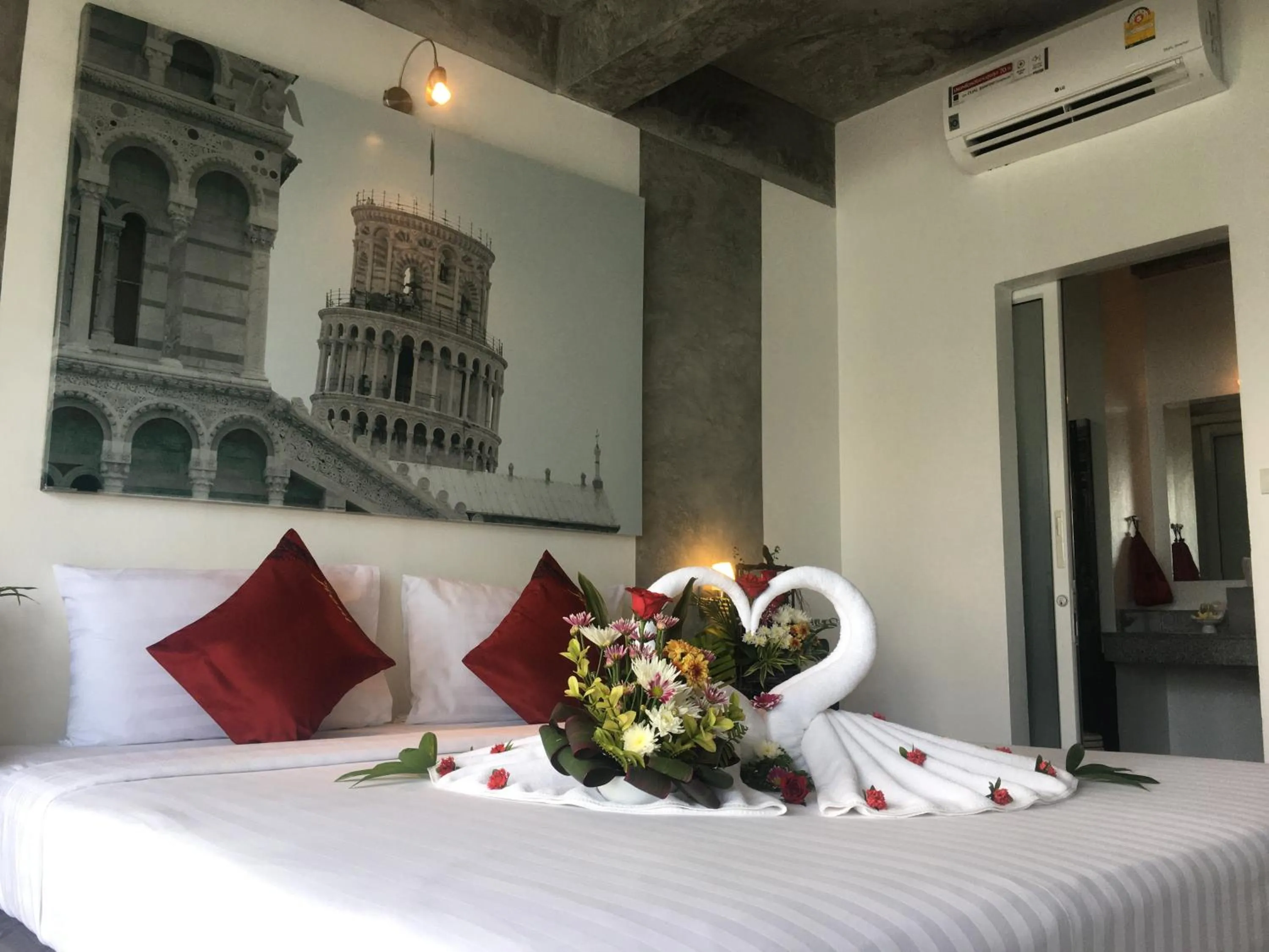 Bedroom, Bed in The Front Hotel and Apartments