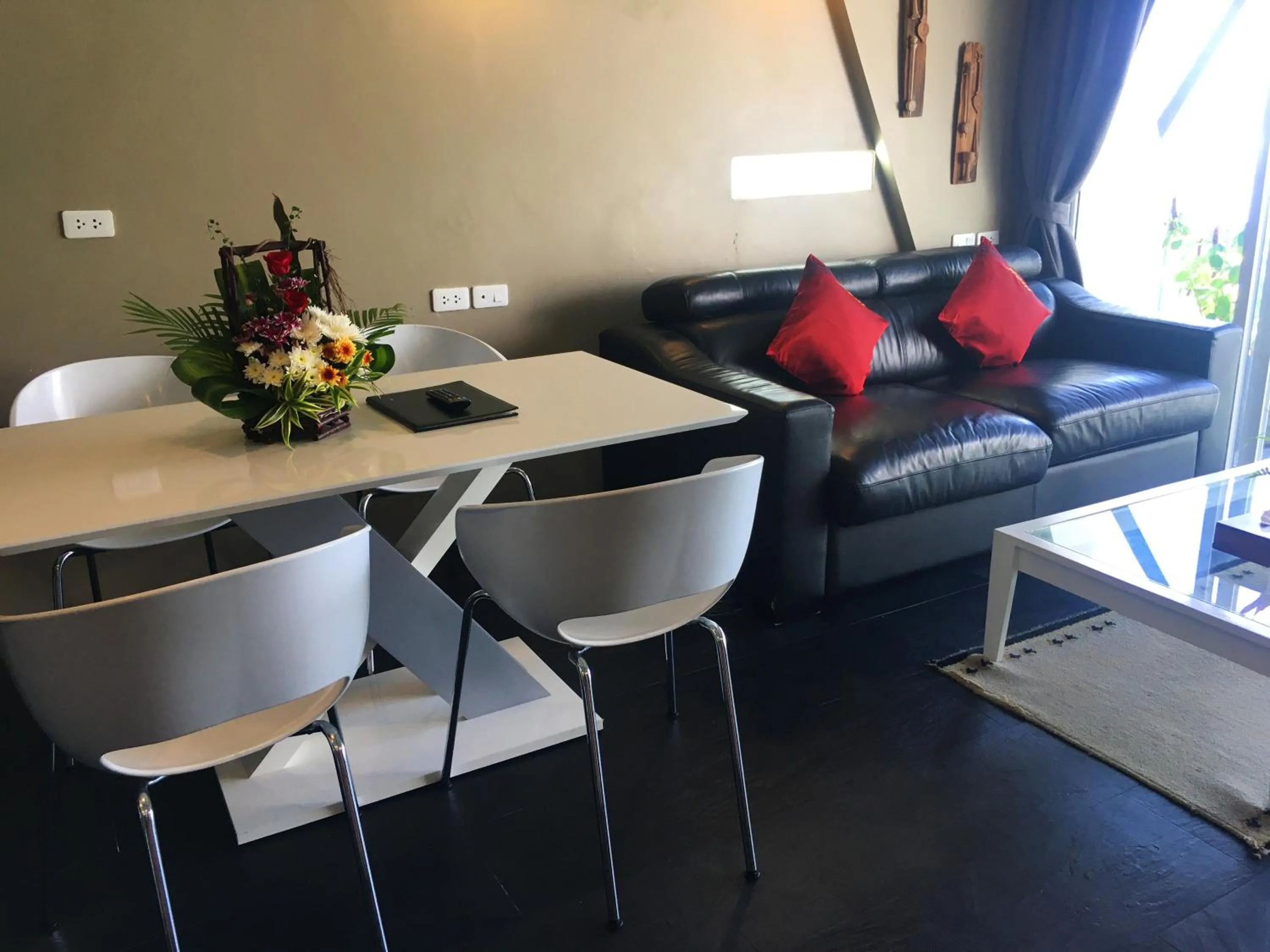 Living room in The Front Hotel and Apartments