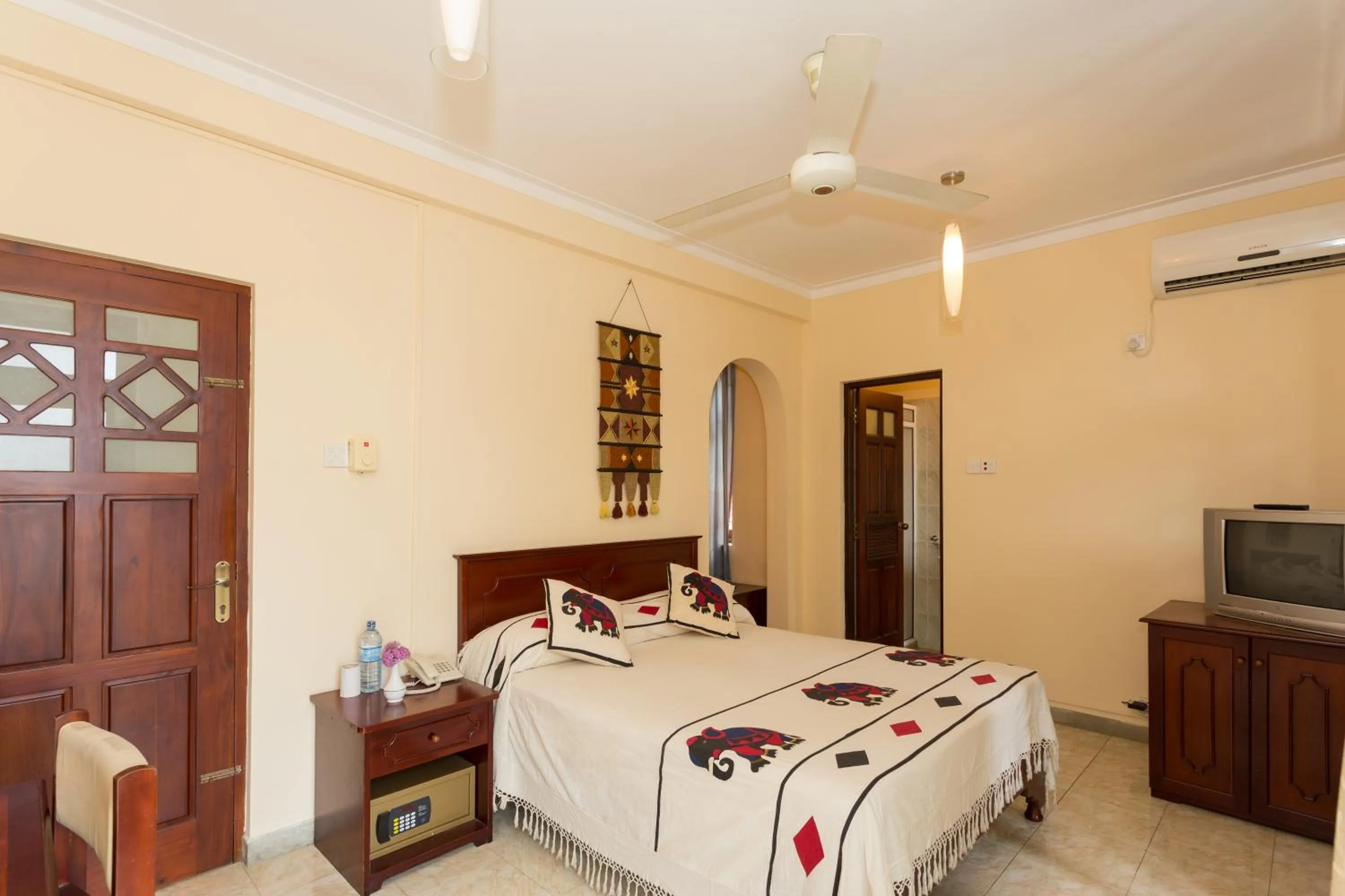 Bedroom, Bed in Amanda Hills