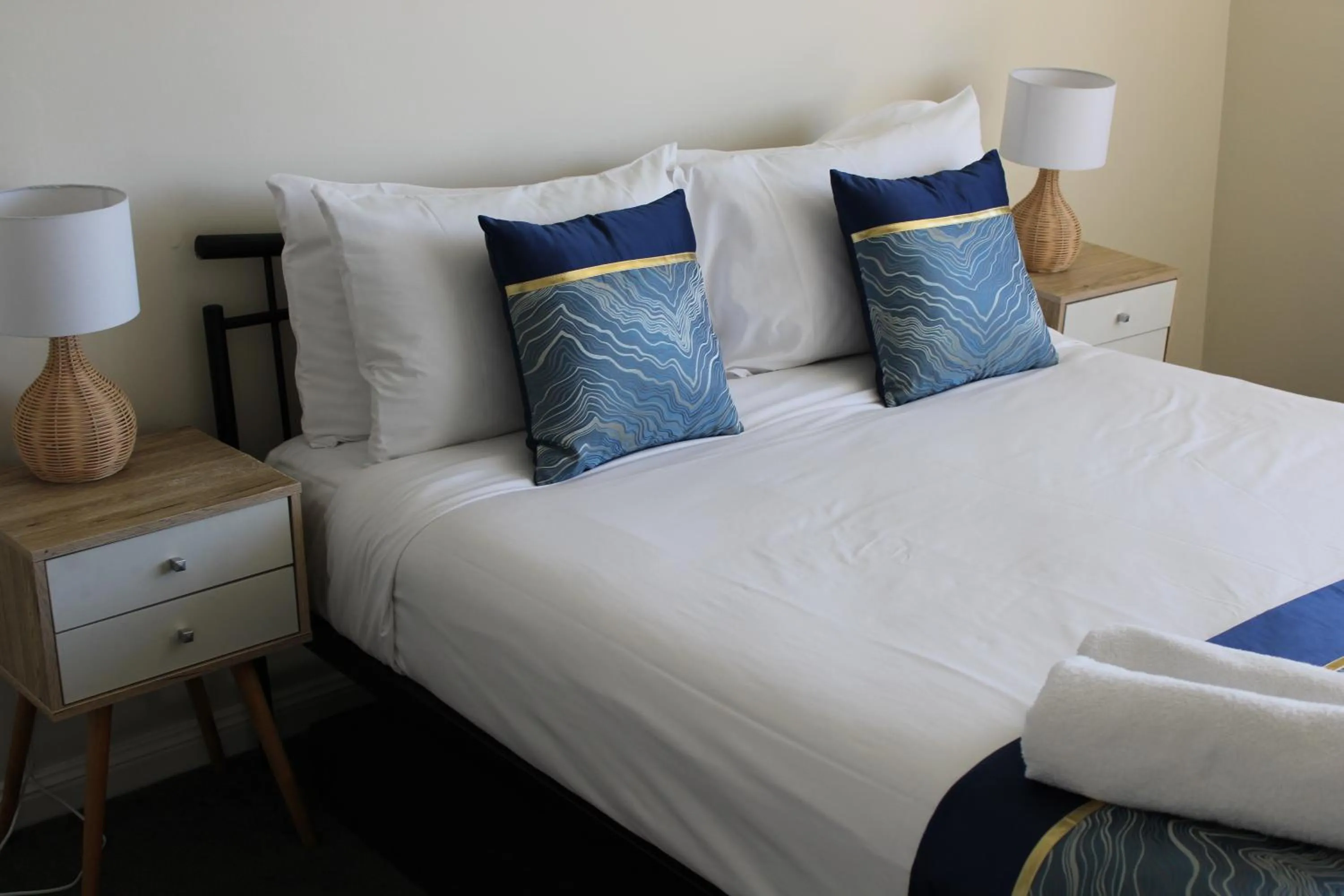 Bed in Marriner Views