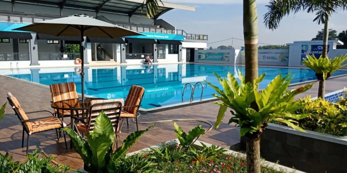 Swimming pool in APM Equestrian Resort
