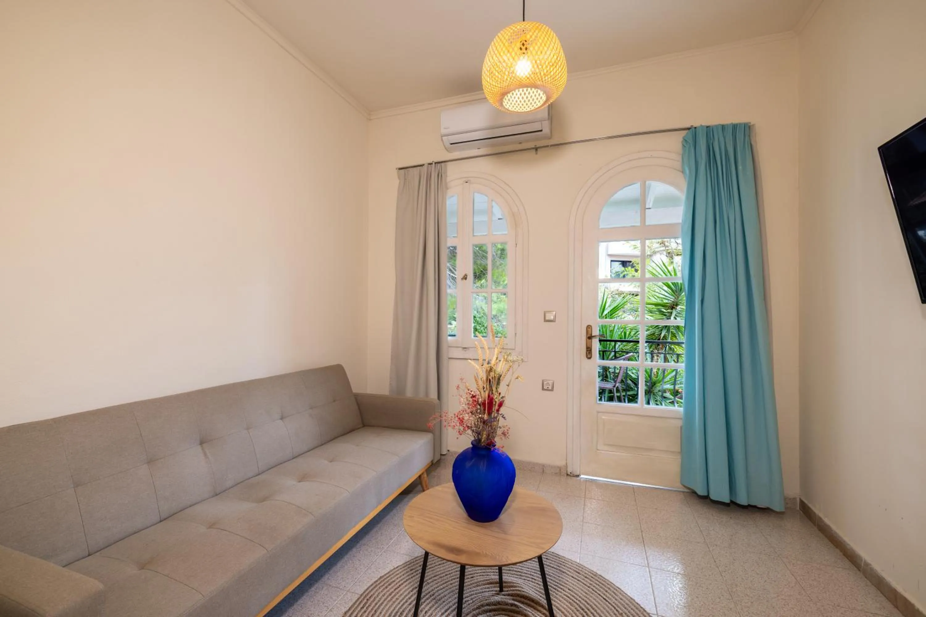 Photo of the whole room in Porto Koukla Beach