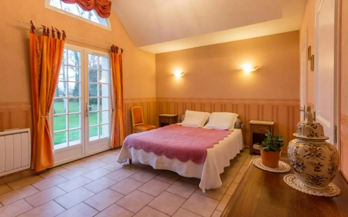 Bed in Chambre Melody