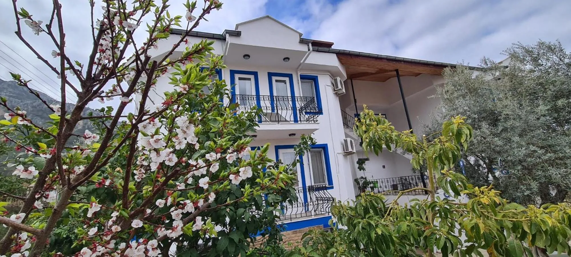 Property building in California Apart Otel