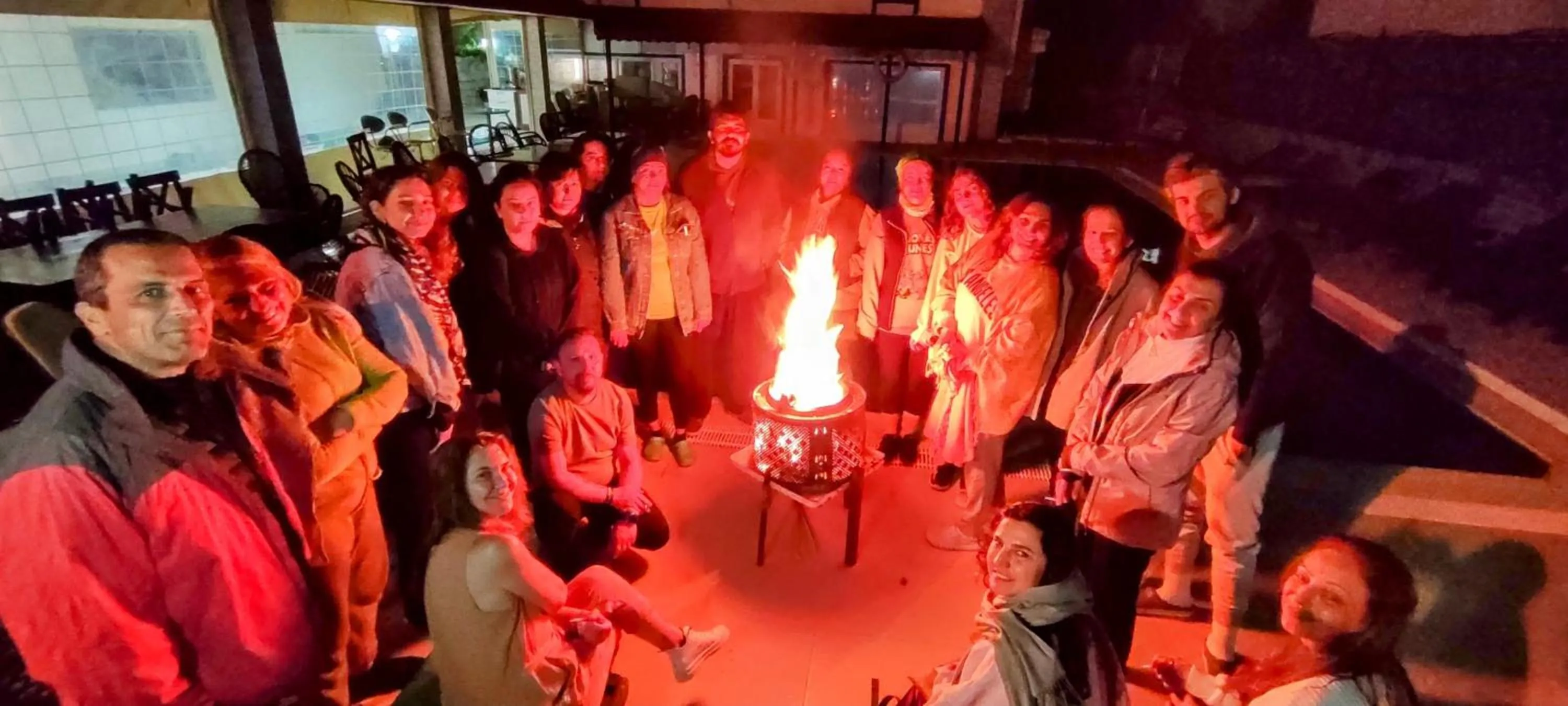 People in California Apart Otel