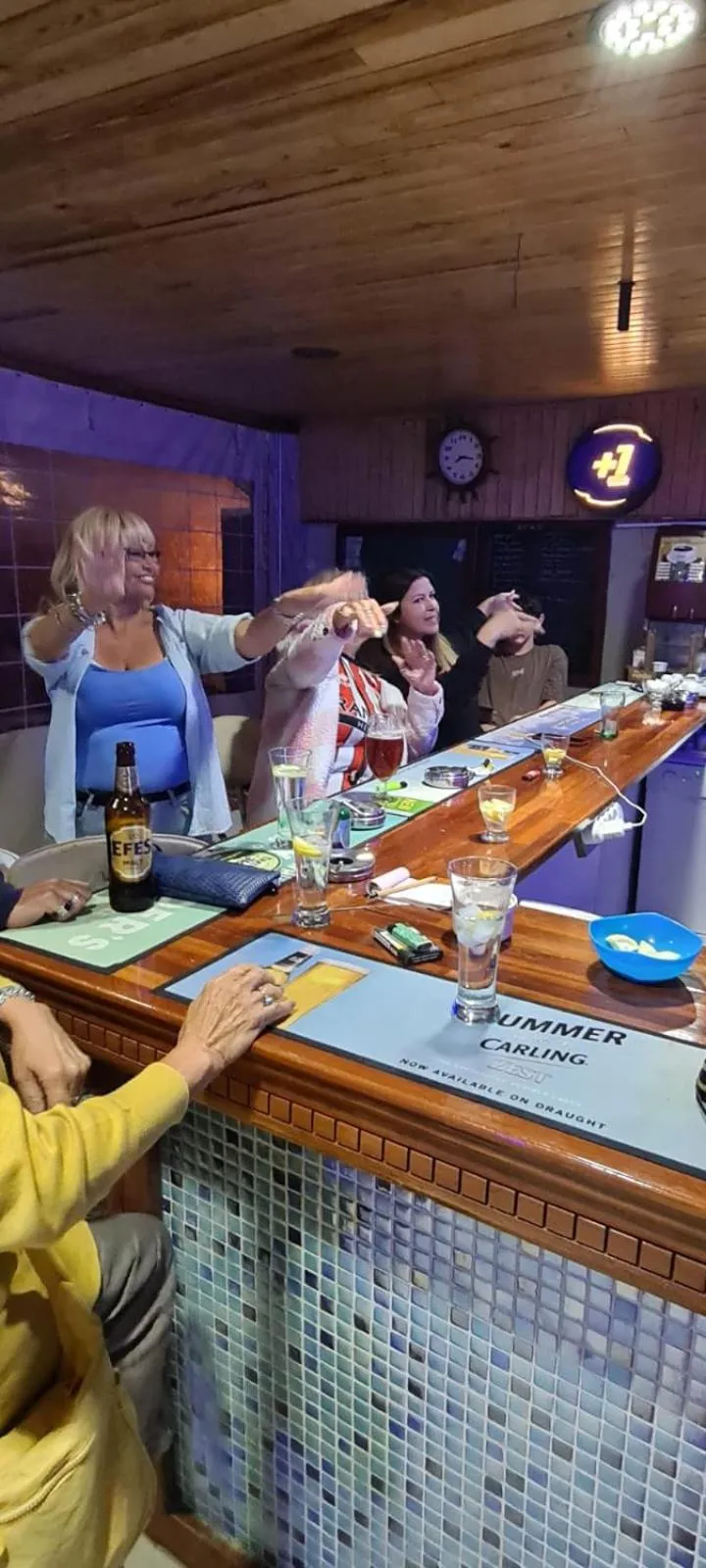 Lounge or bar in California Apart Otel