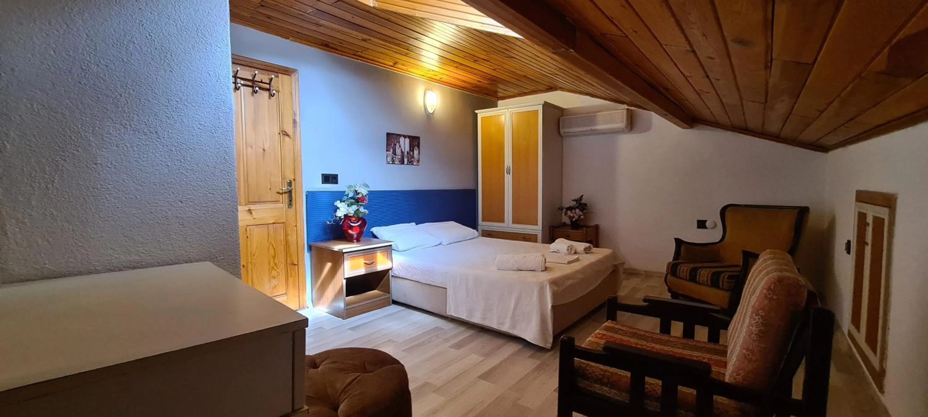 Bed in California Apart Otel