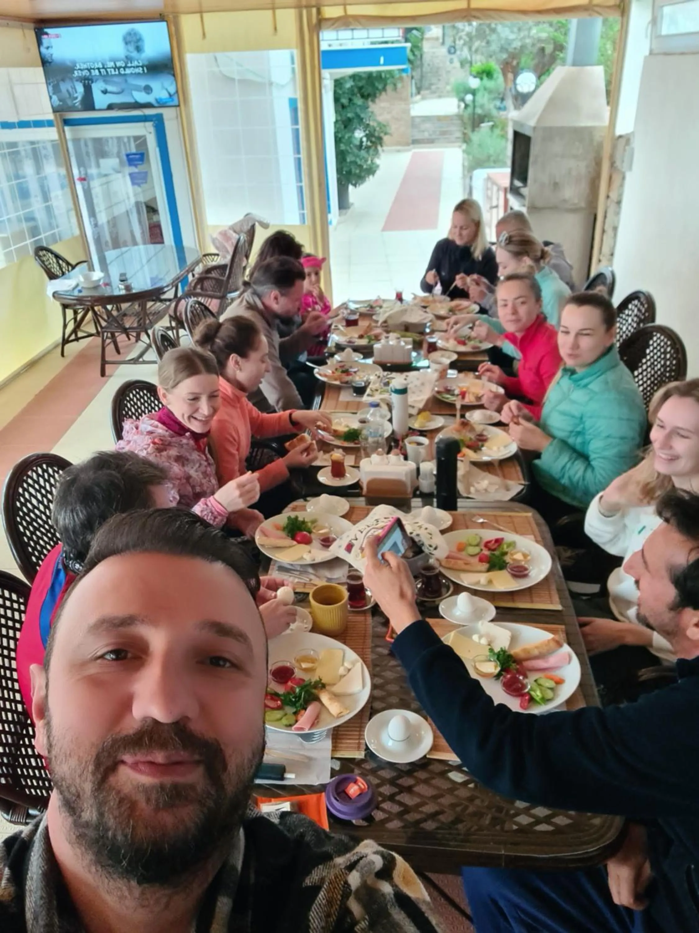 Breakfast in California Apart Otel