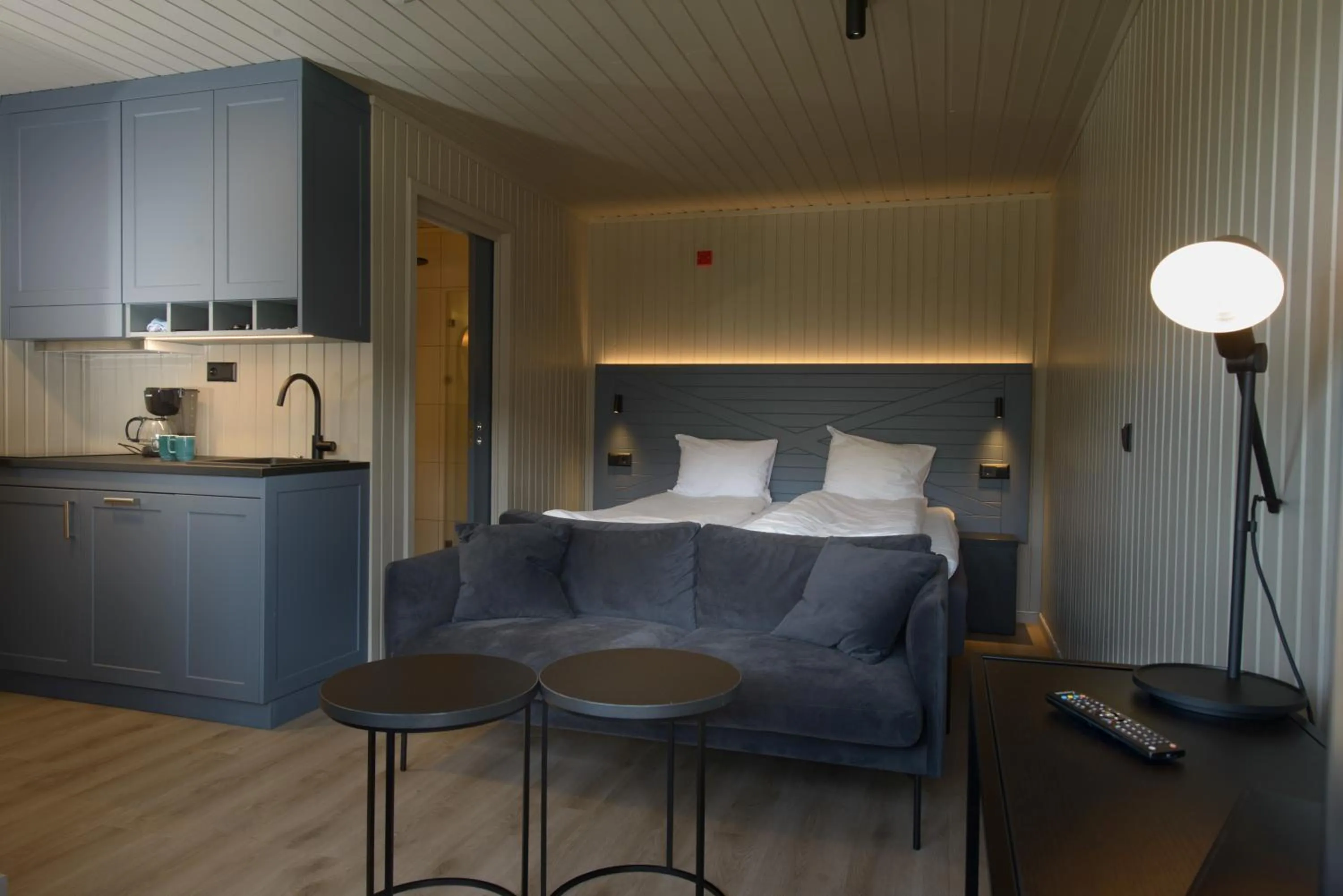 Photo of the whole room, Bed in Grønnbuene Rorbu Hotel