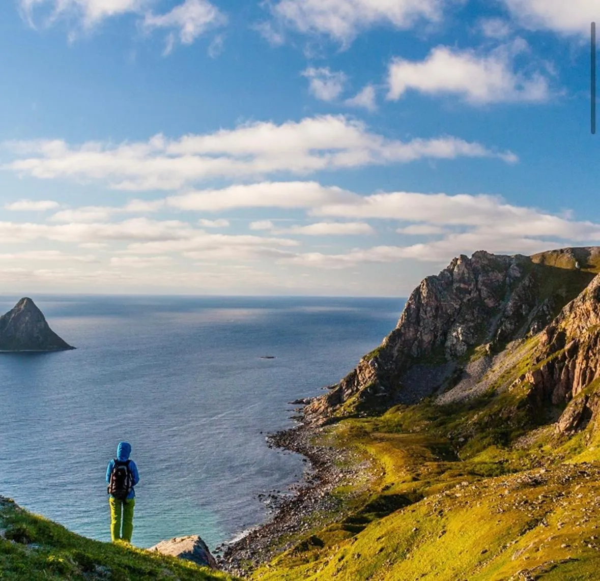 Hiking in Grønnbuene Rorbu Hotel