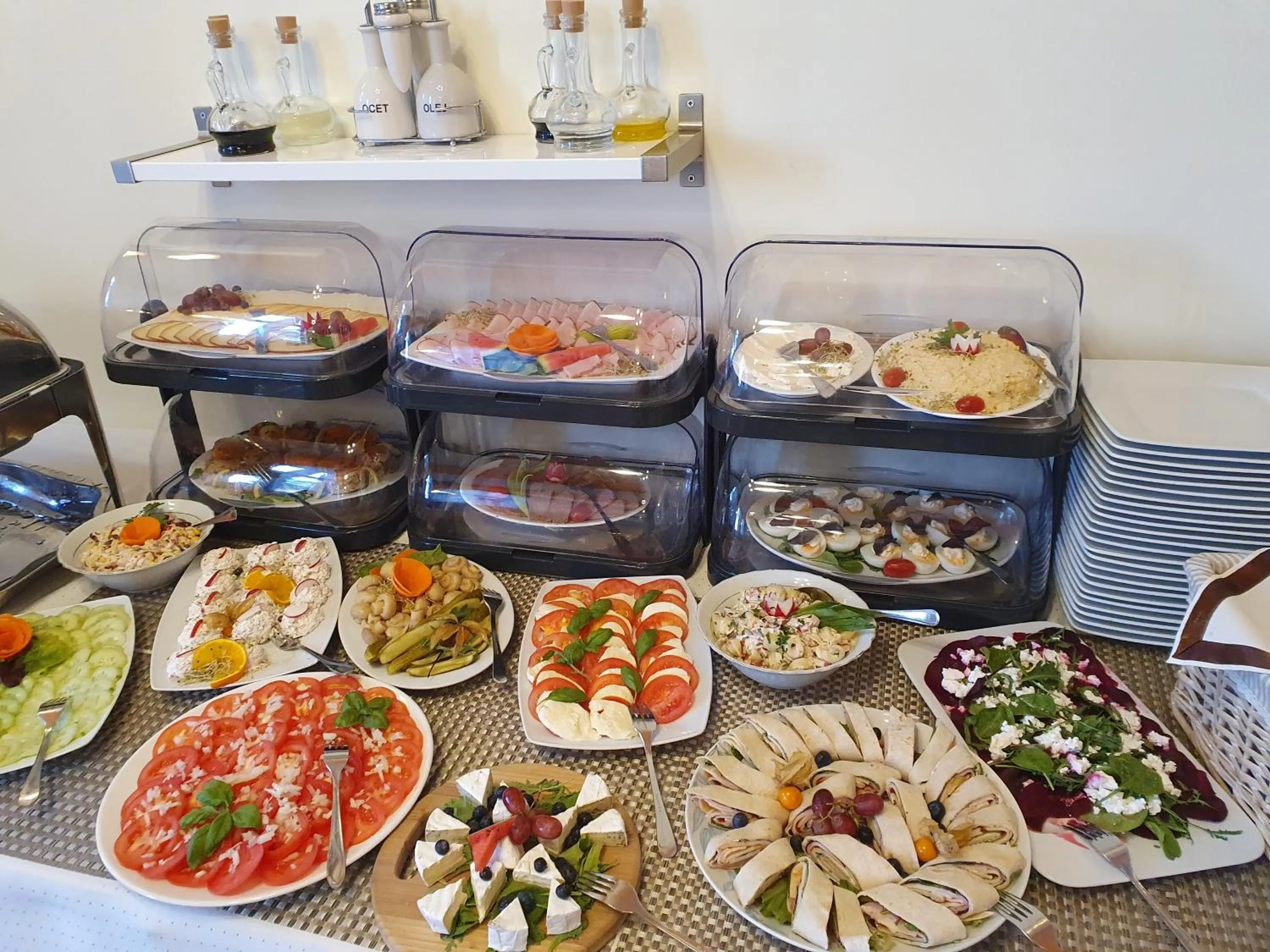 Restaurant/places to eat in Hotel Aslan