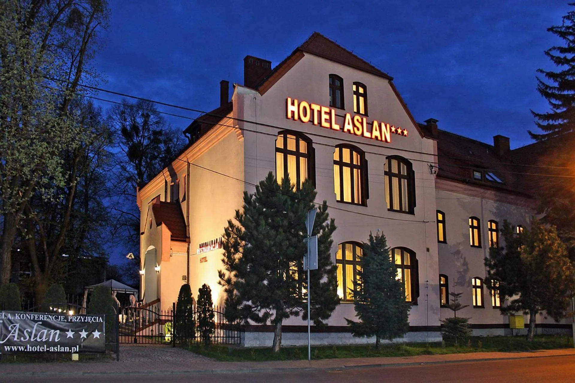 Property building in Hotel Aslan