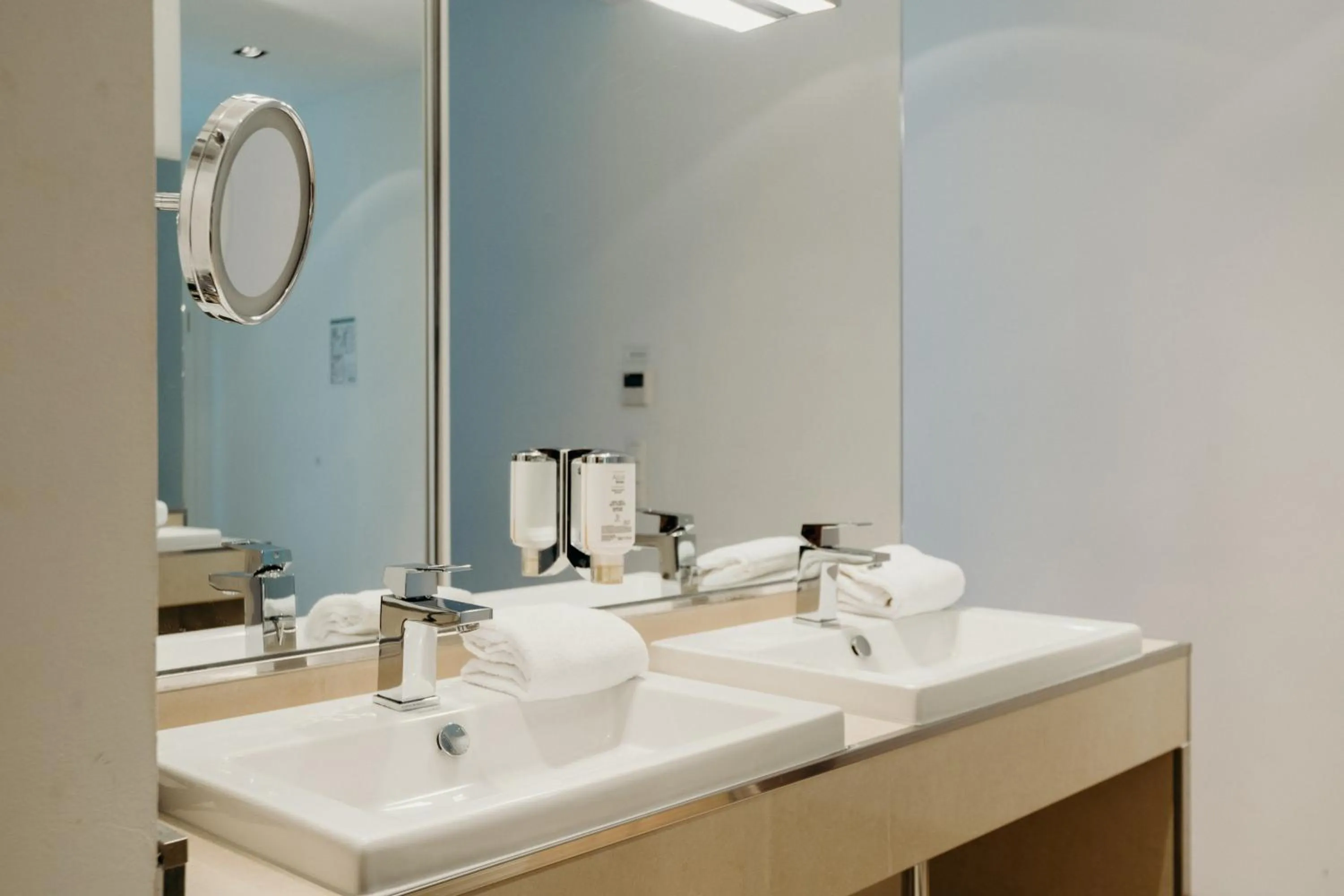 Bathroom in Hotel Crystal