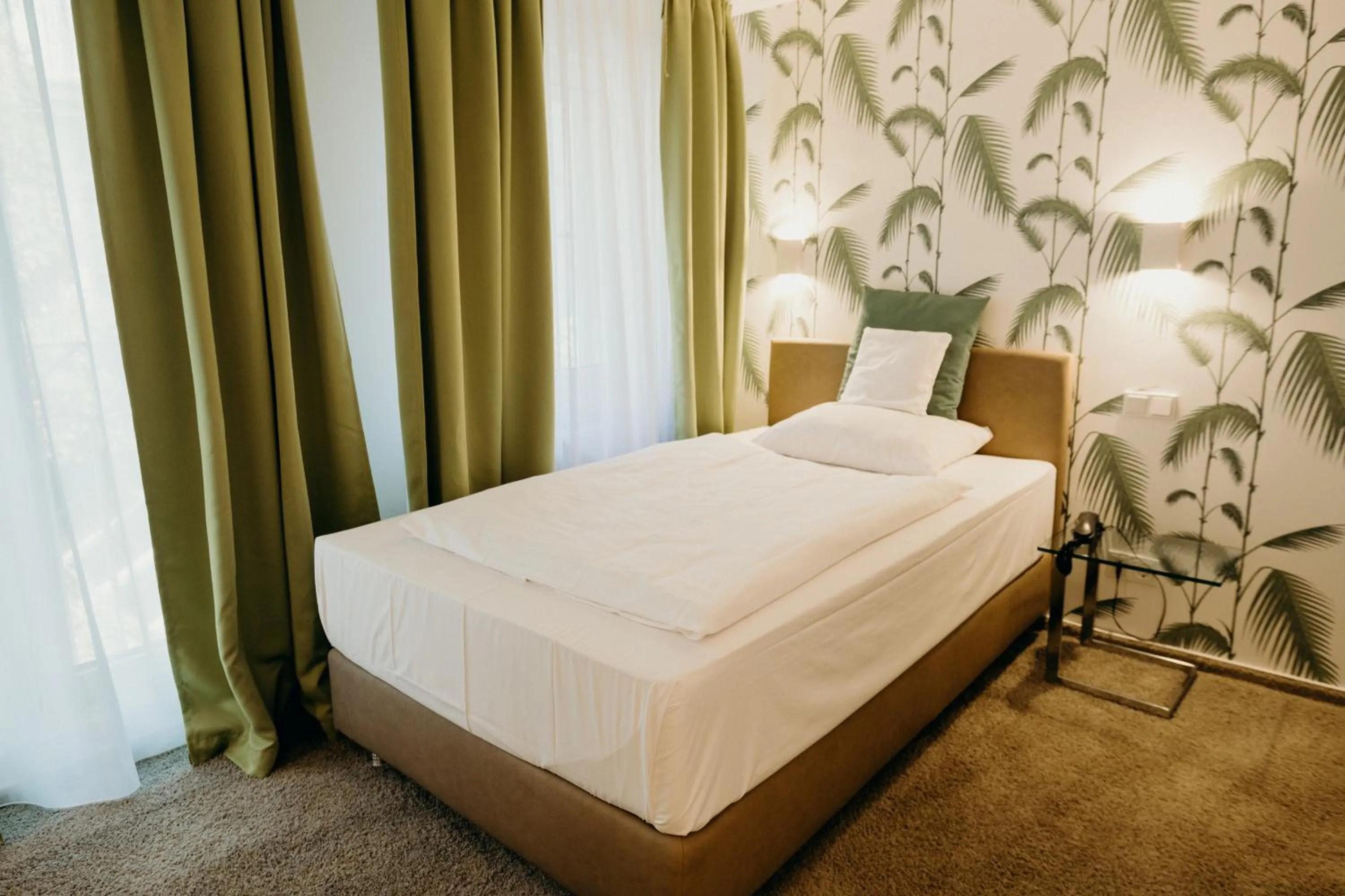 Bed in Hotel Crystal