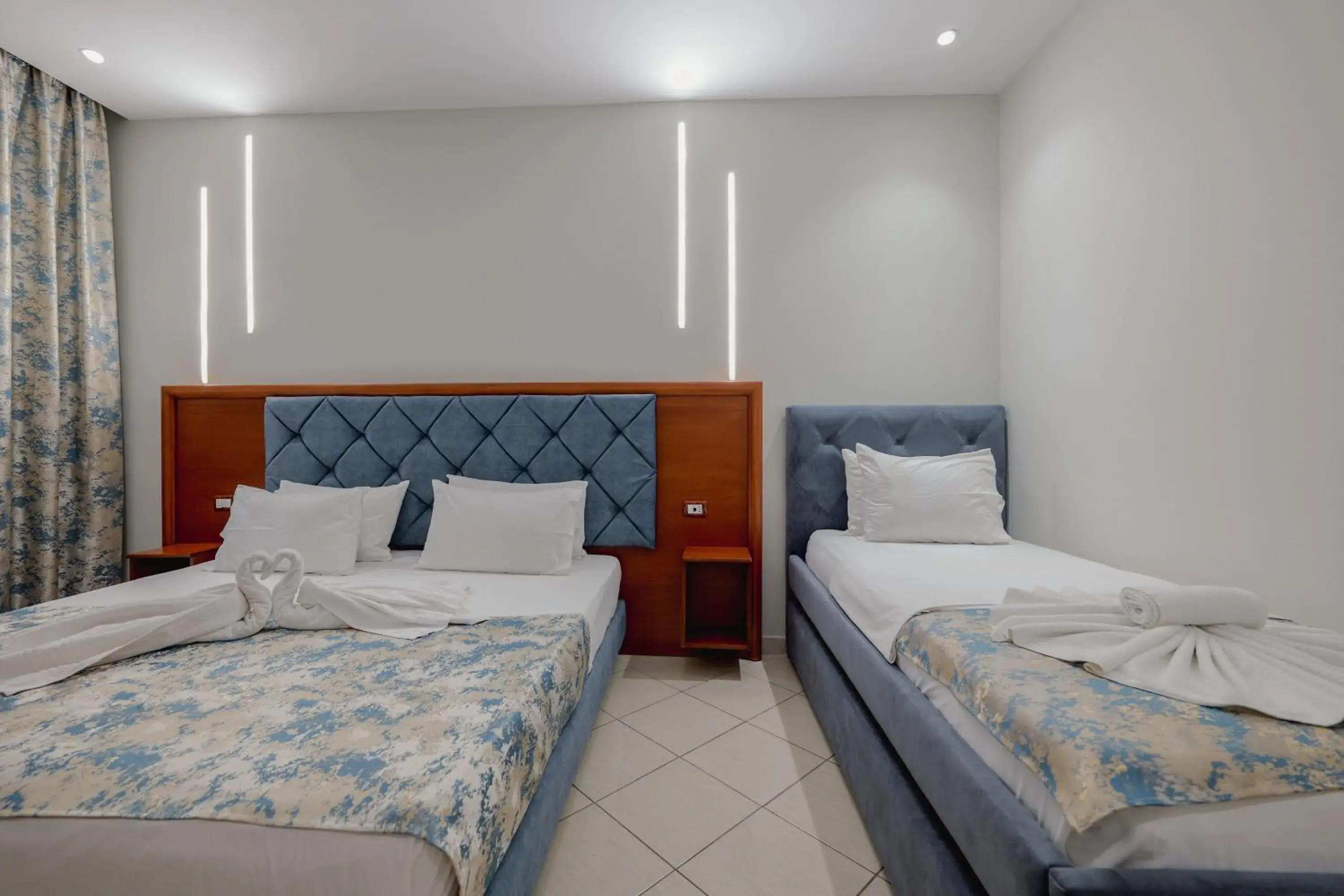 Triple Room with Balcony in Hotel Divo Palace Triple Room with Balcony in Hotel Divo Palace