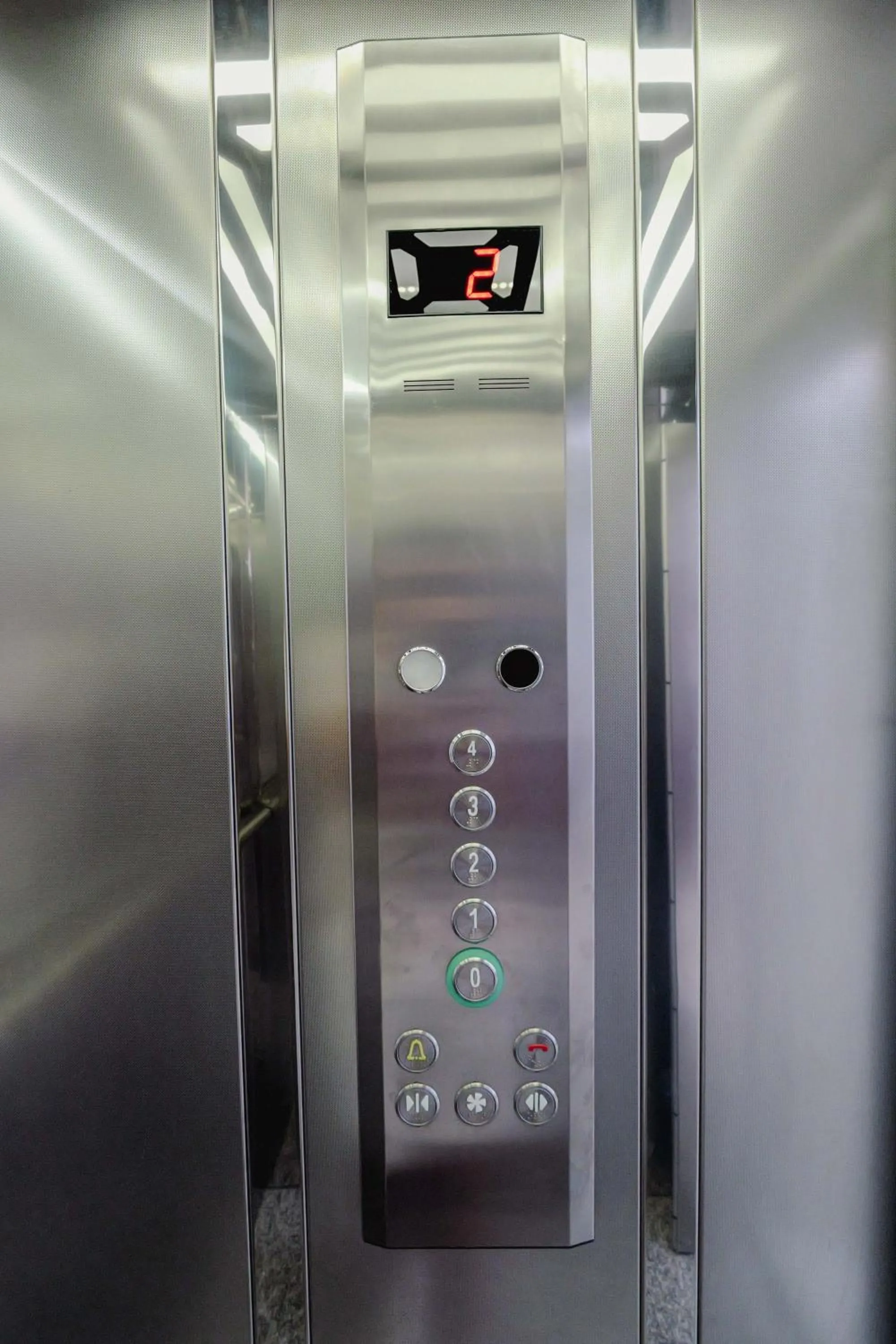 elevator in Hotel Divo Palace