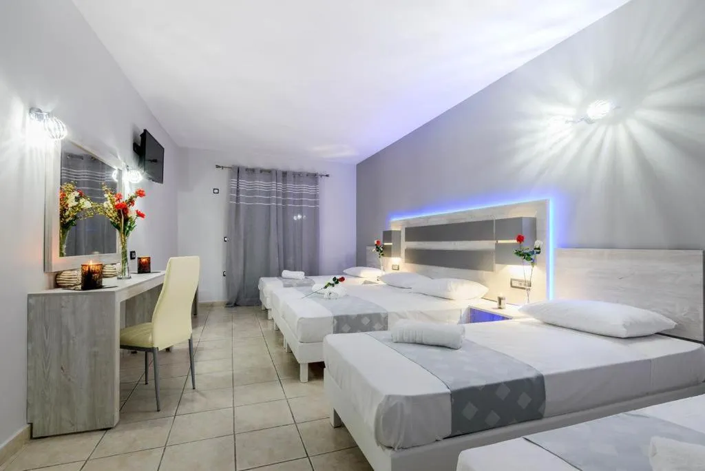 Bedroom, Bed in Savvas-Deval Hotel